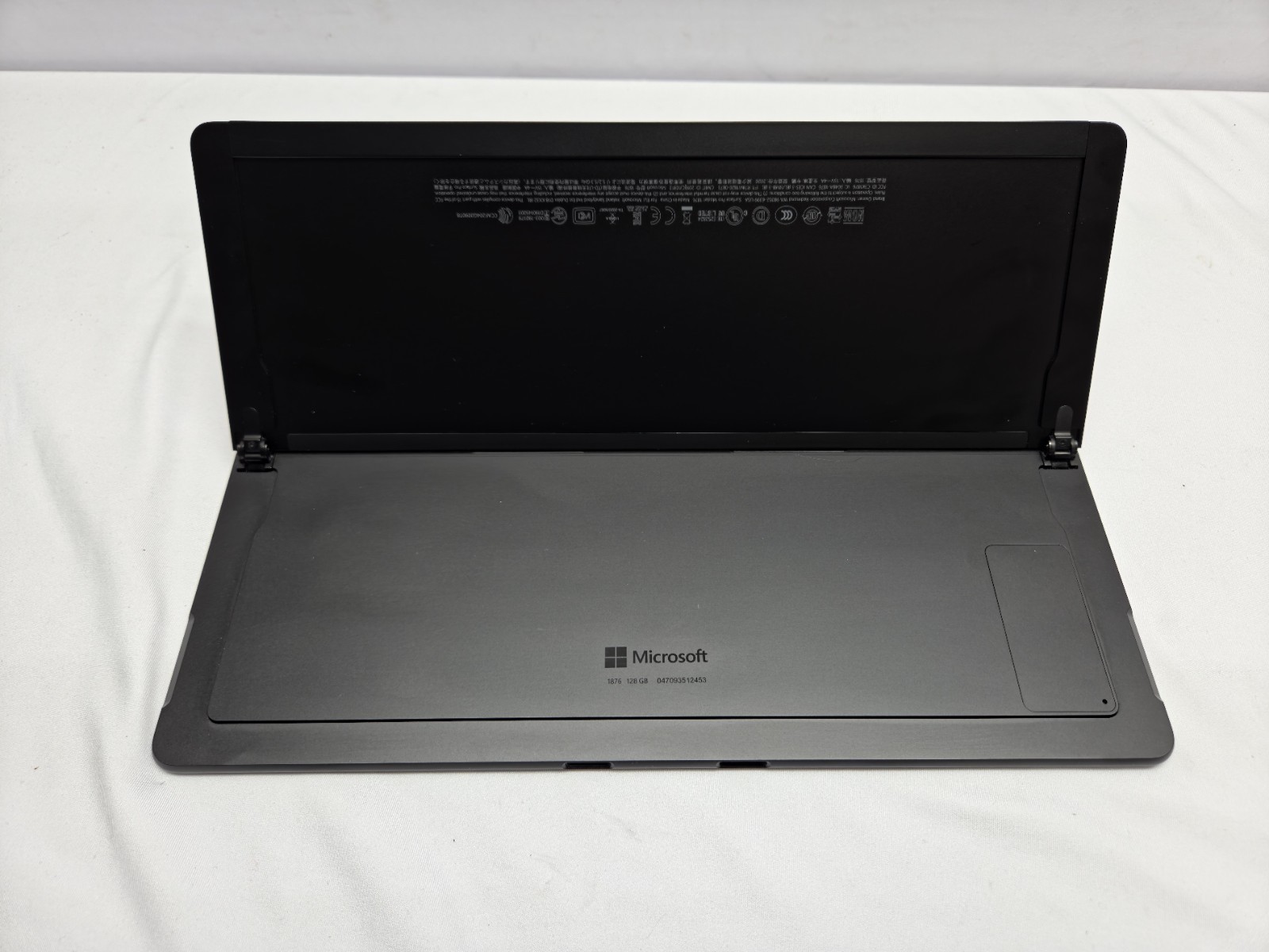 Microsoft Surface Pro X Bundle Microsoft SQ1 8GB RAM 128GB SSD + Docking Station