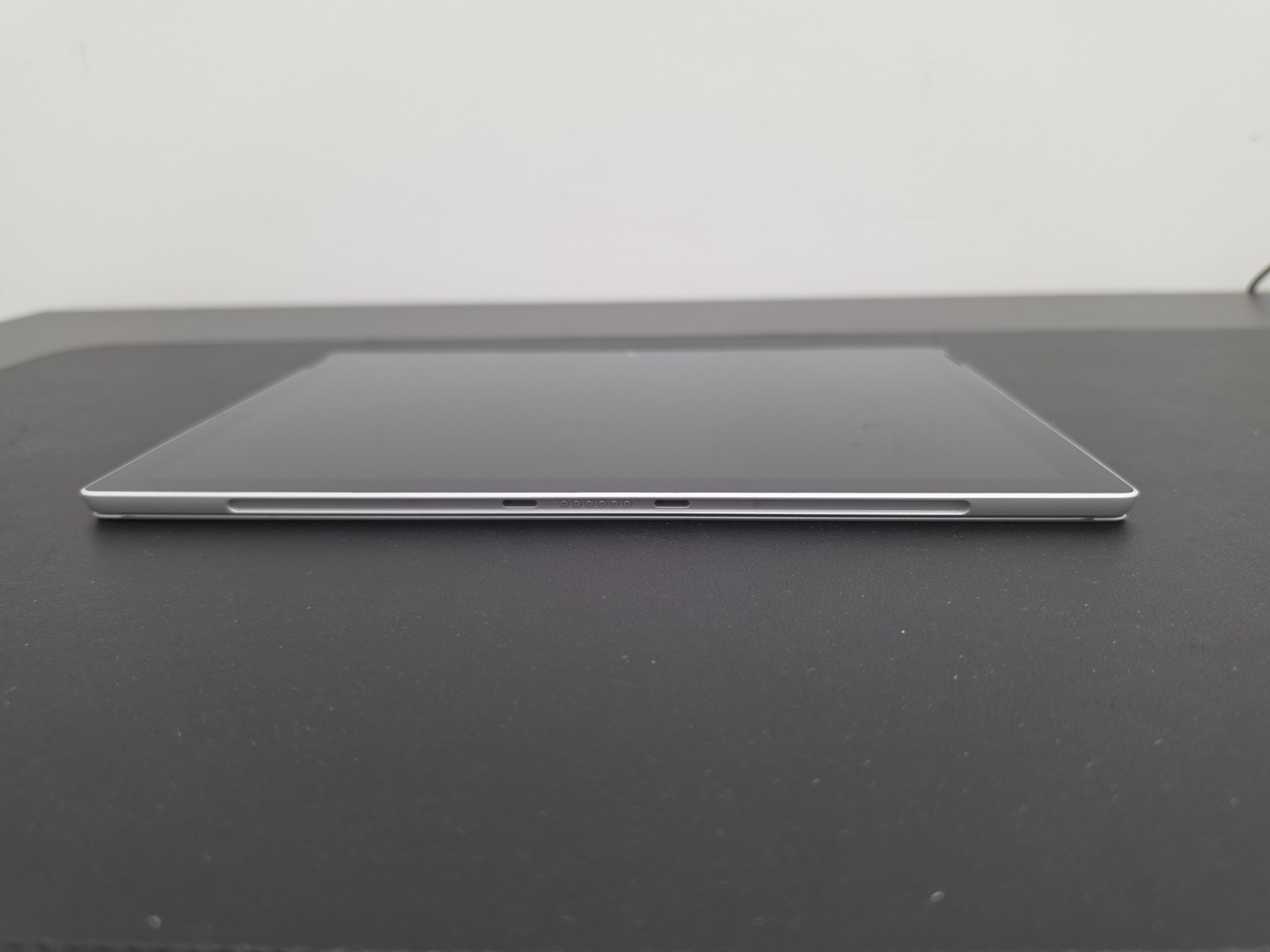Microsoft Surface Pro (5th Gen) LTE *1807* i5-7300U 8GB Ram 256GB SSD Win 11 Pro