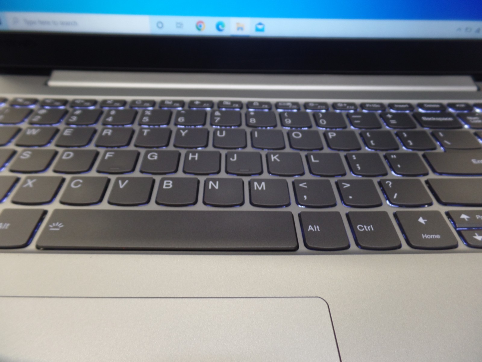 Lenovo IdeaPad 330S-15IKB 81F5 128GB SSD 8GB i5-8250U Win10 Backlit KB Laptop