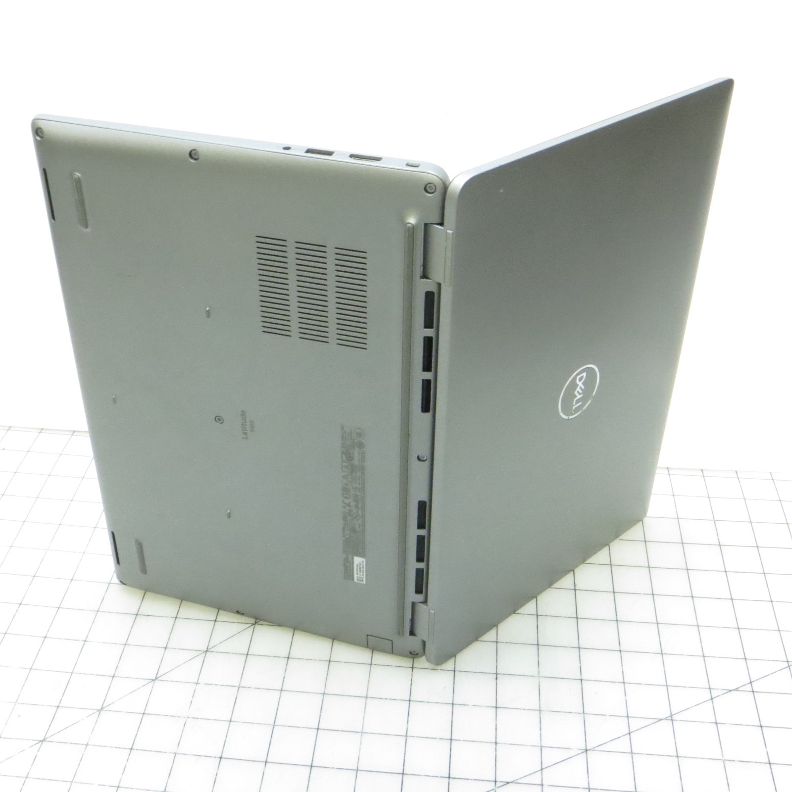 Dell Latitude 5450 Intel Ultra 7 8GB DDR5 256GB SSD 14″ Windows 11 Pro Laptop PC