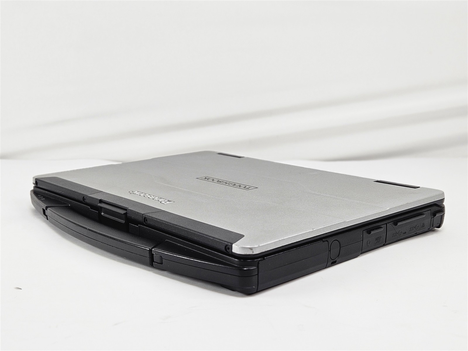 Panasonic Toughbook FZ-55 MK1 i5-8365U 16GB 512GB SSD 14″ Rugged Laptop