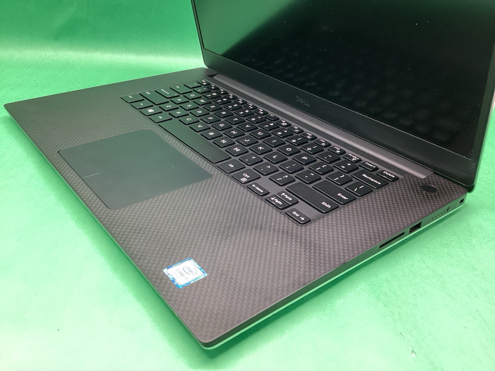 Dell XPS 15 7590 – Intel i7 9750H – NO SSD – POWERS ON – UNTESTED