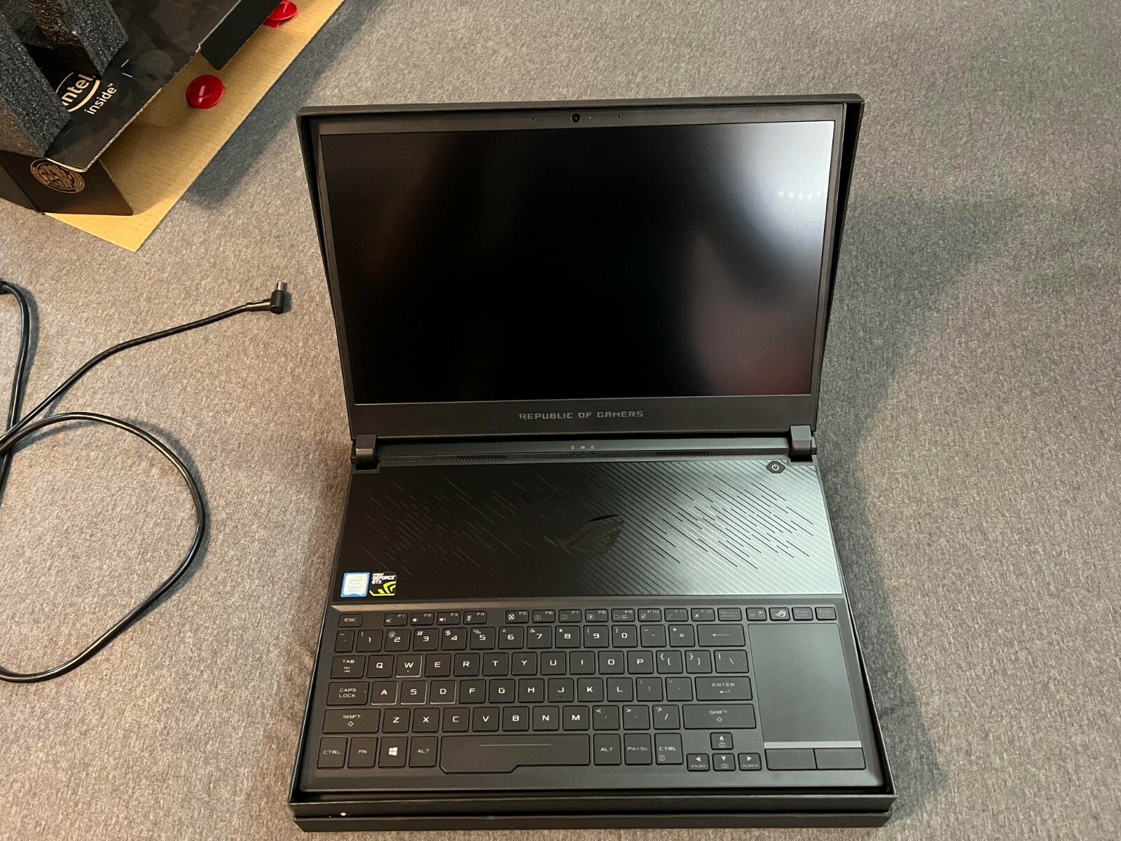 Asus ROG Zephyrus GX531GS-AH78 15.6″ IPS 144Hz i7-8750H 2.2GHz 246GB 1TB GTX1070