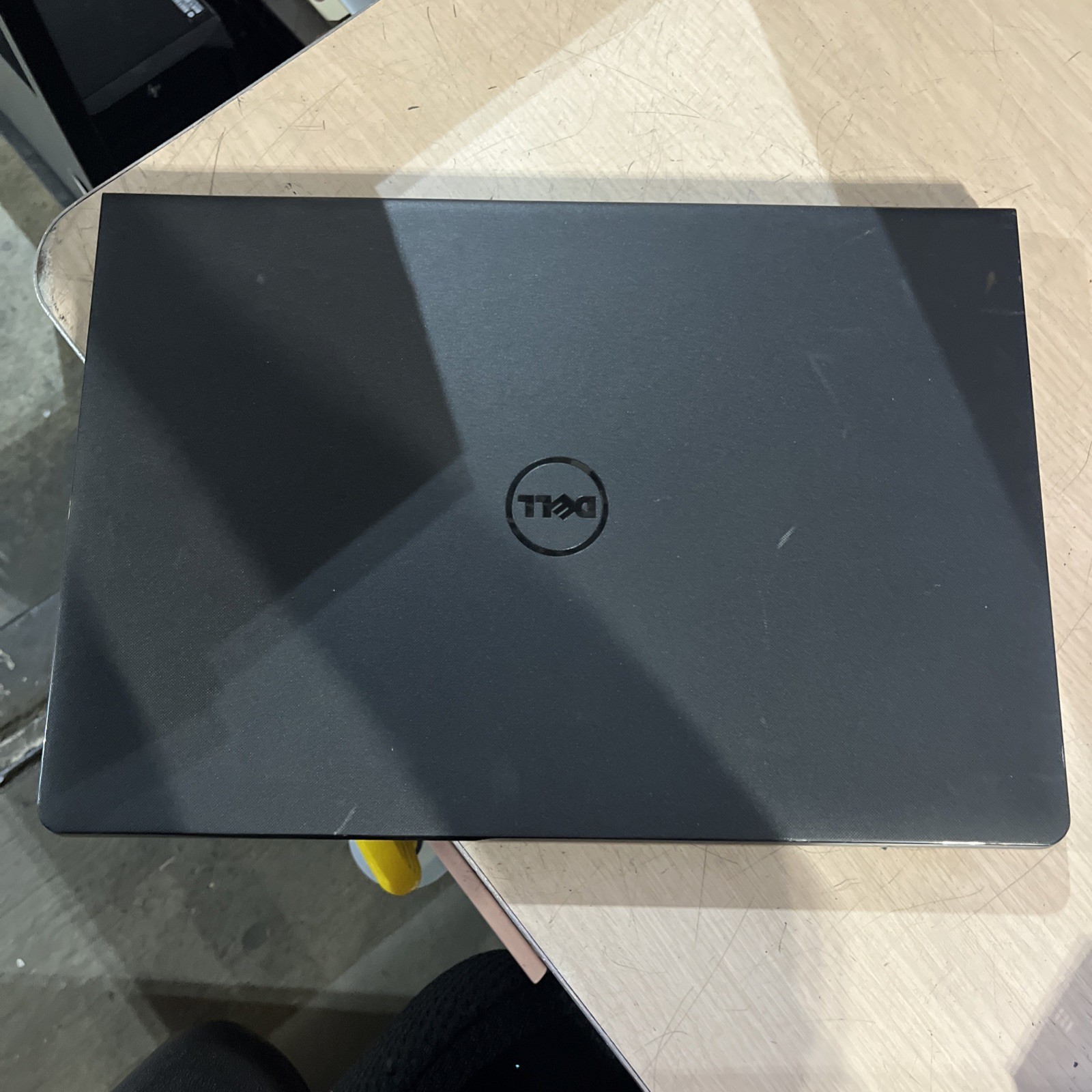 DELL INSPIRON 15 3000 AMD RADEON R4 4GB RAM NO HD