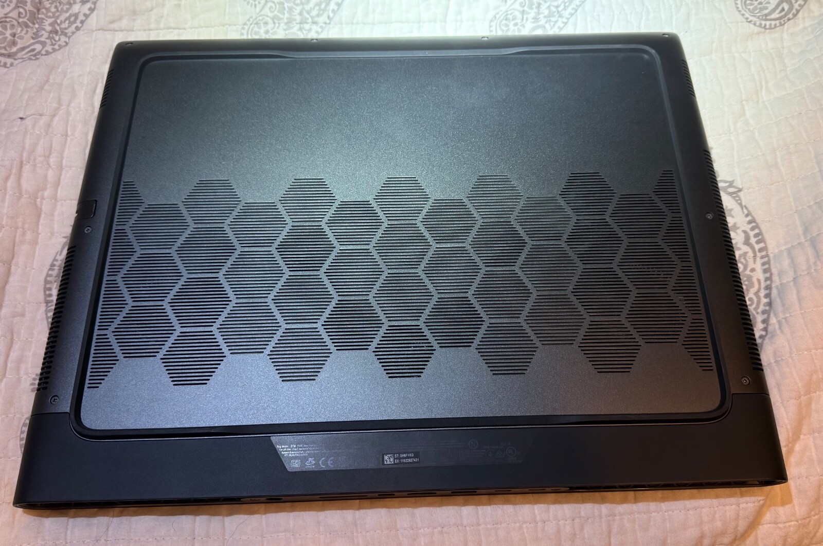 Alienware M18 R1 RTX 4090 i9-13980HX 32GB RAM 2TB HDD Mechanical Keyboard