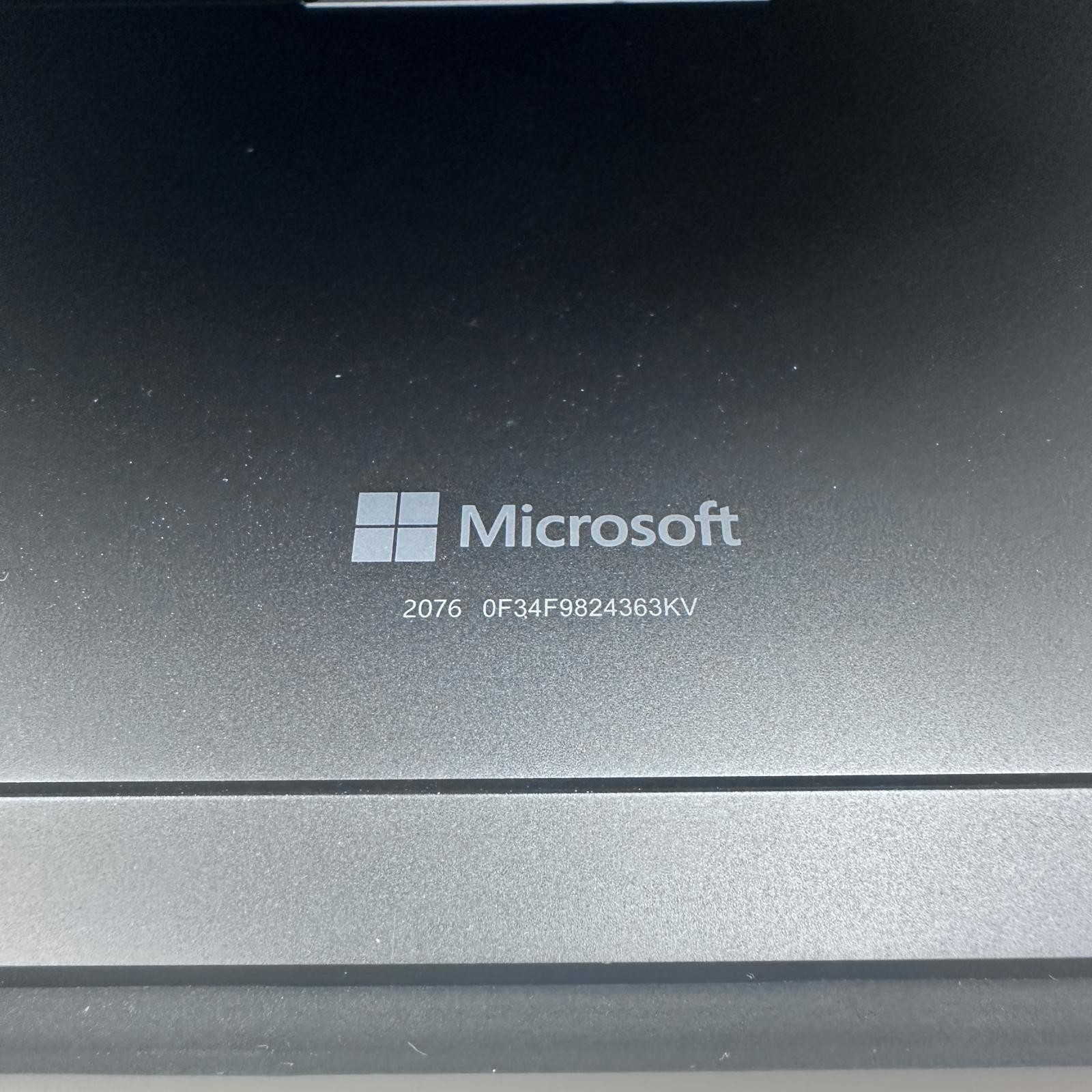 Microsoft Surface Pro 11th, 13″ OLED, Snapdragon X Plus, 16GB, 512GB Bundle