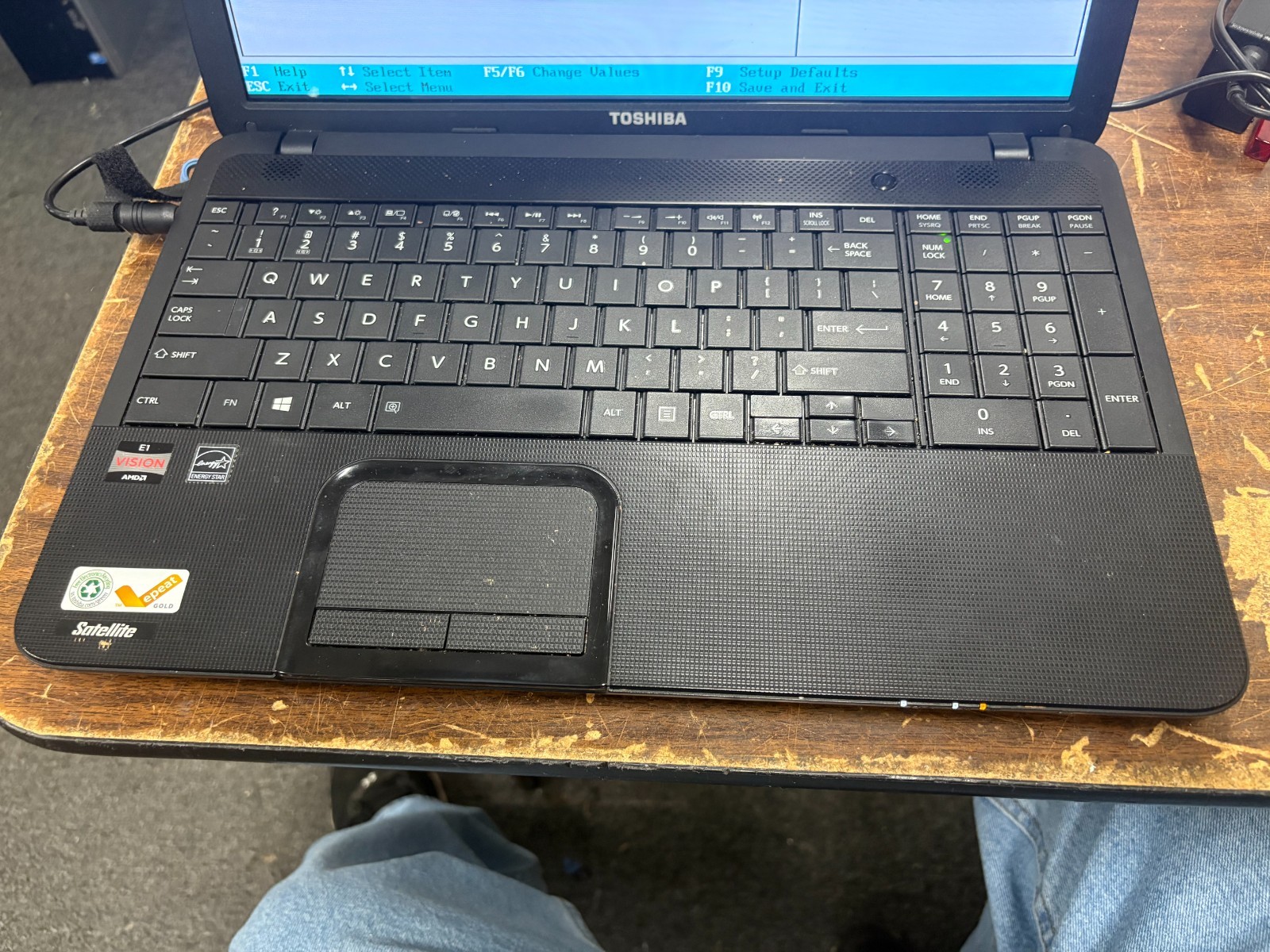 Toshiba Satellite C855D- S5340 AMD E1-1200 APU @1.40GHz 4GB RAM No OS No HDD
