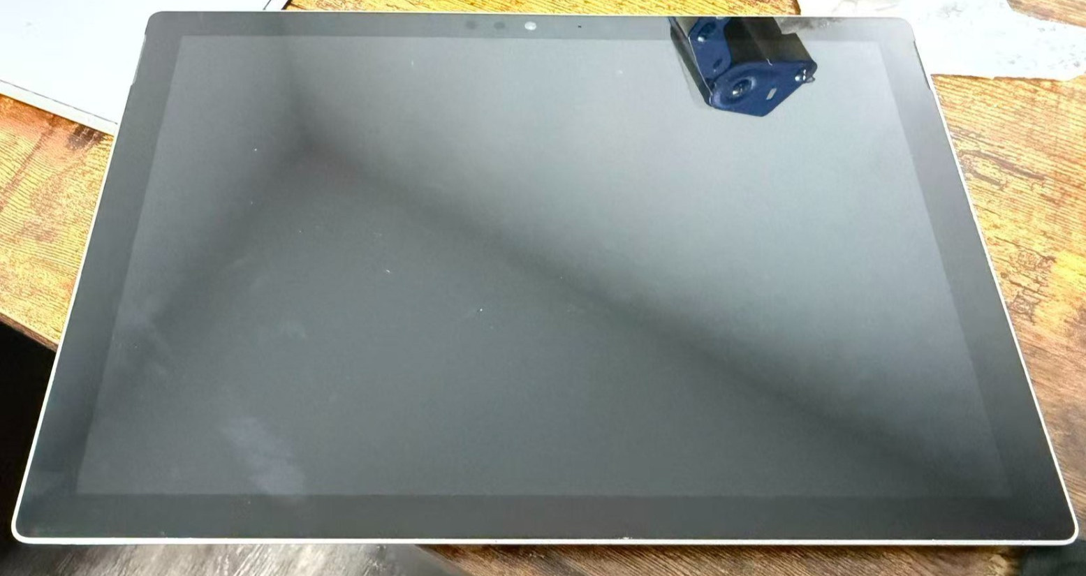 Microsoft Surface Pro 5 13″ Model 1796 128GB – FOR PARTS ONLY