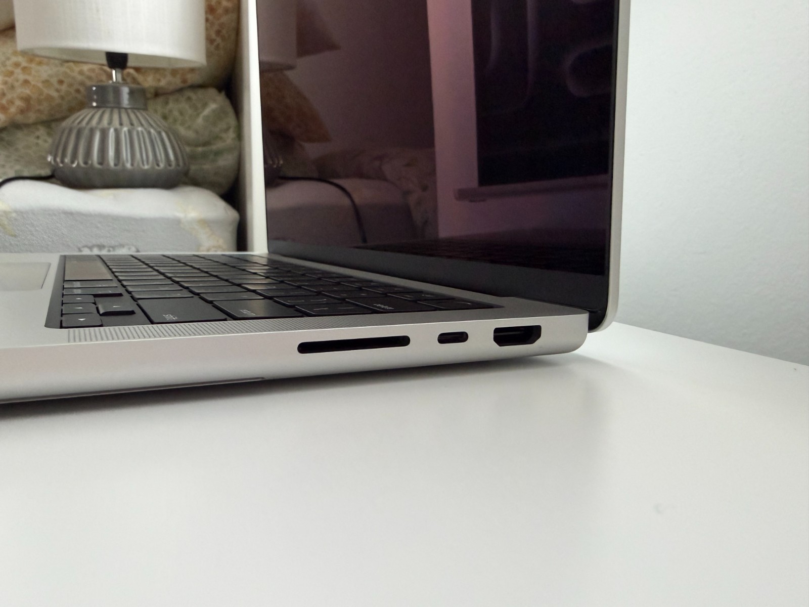 Apple MacBook Pro 14 inch M5 Pro Chip 2025 SSD 512GB Storage 16GB RAM + Warranty