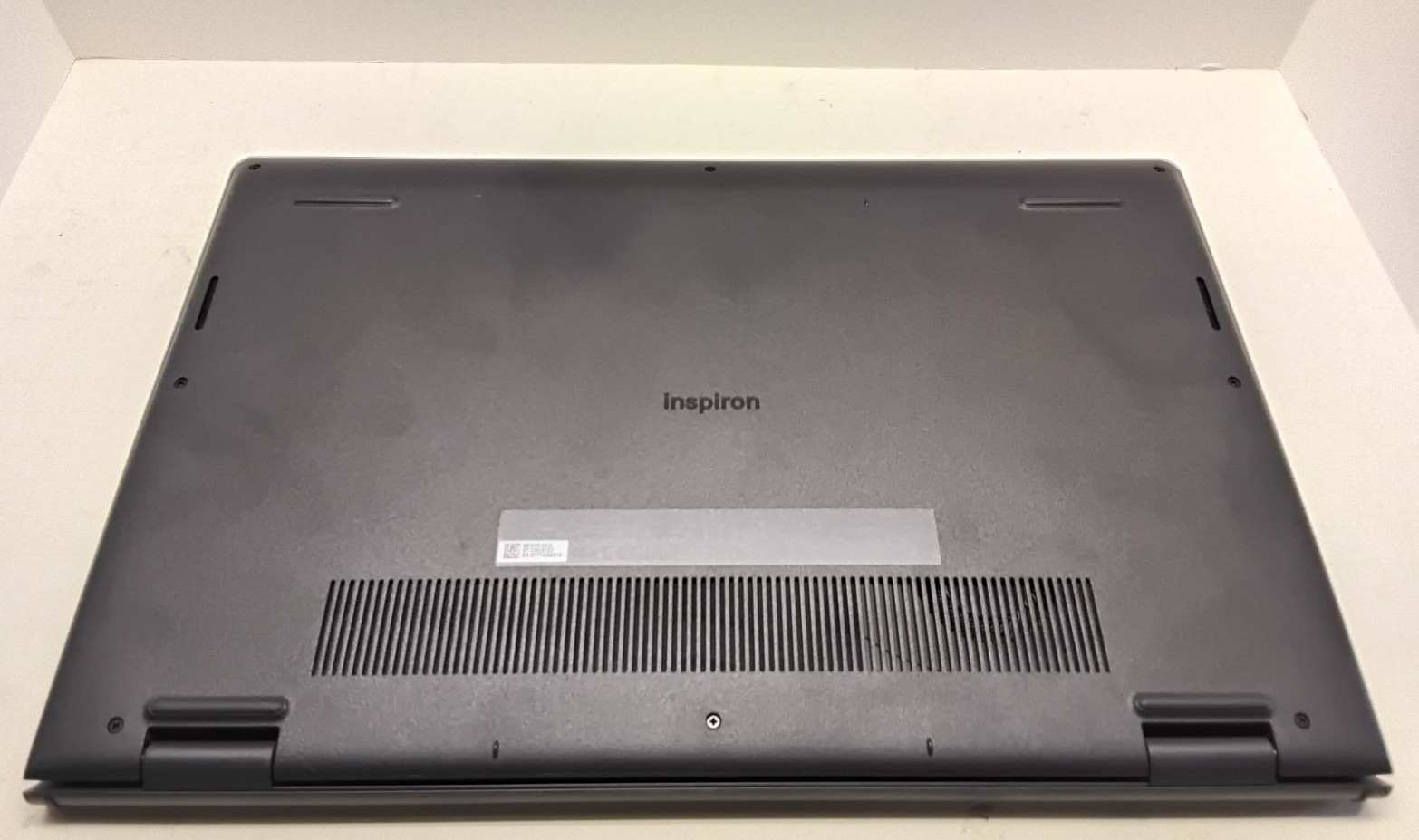 Dell Inspiron 15 3520 with i5-1135G7 @2.40Ghz, 8GB RAM, 256GB SSD LCD BROKEN