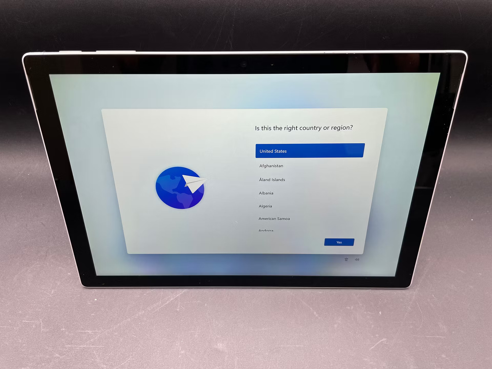 Microsoft Surface Pro 6 Used 12.3″ (i5-8350U-16GB-256GB NVMe)