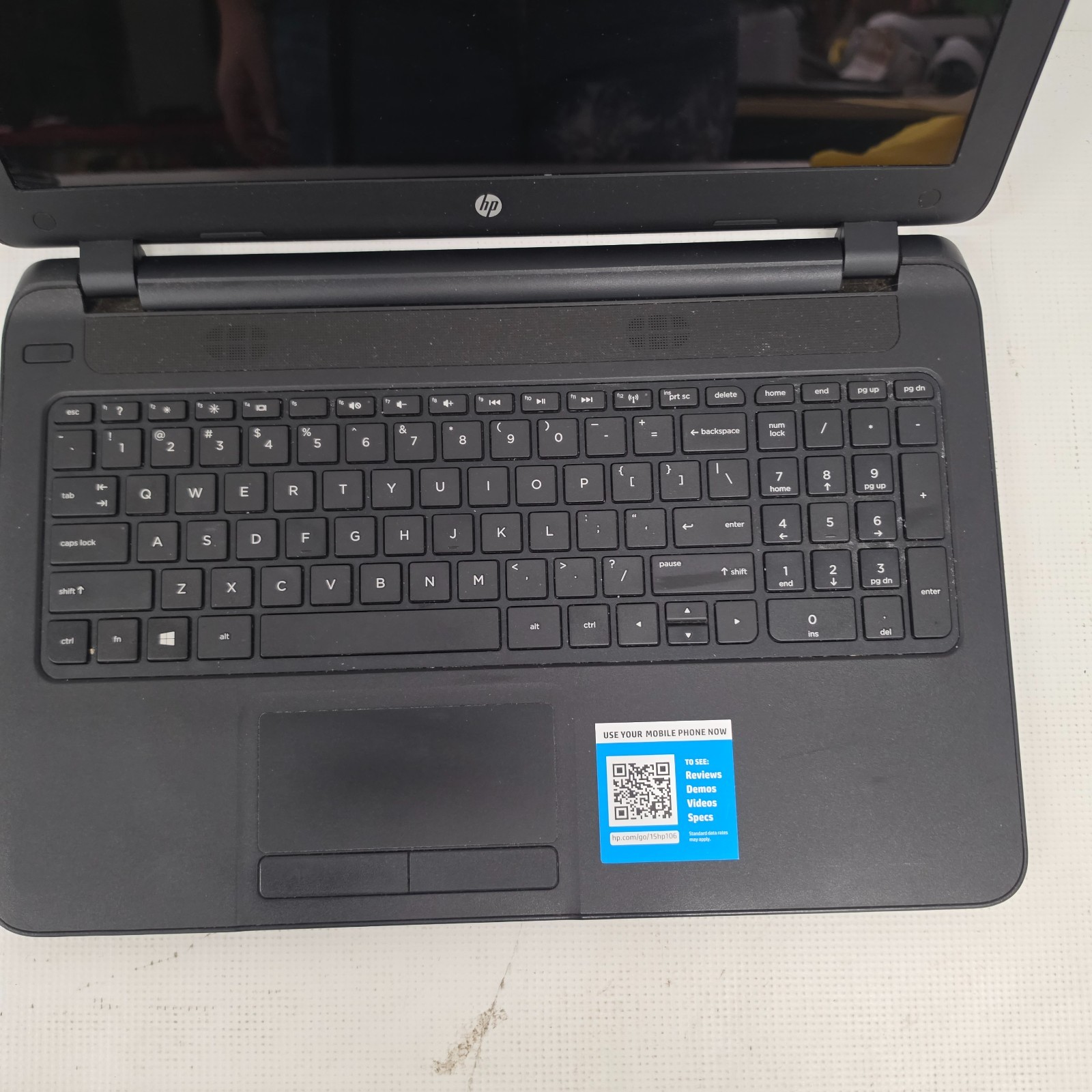 HP 15-f387 AMD A8-7410 R5 2ghz 4GB ran 15.6″ BAD KEYBOARD WONT POWER ON