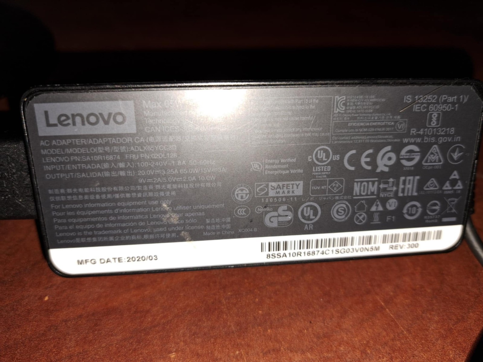 Lenovo Yoga C740-15IML 15.6 inch (512GB, Intel Core i7 10th Gen., 1.8GHz, 12GB)