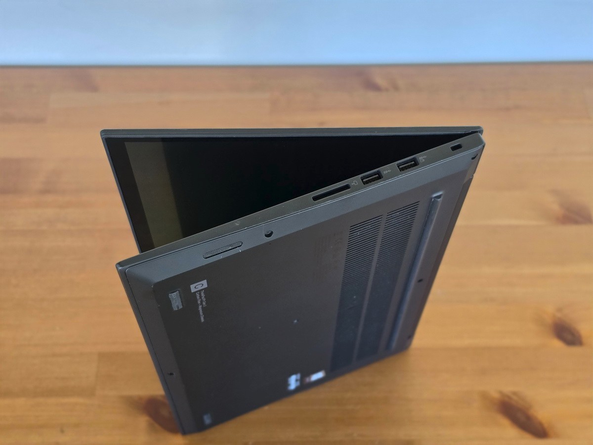 Lenovo ThinkPad P1 Gen 3 i9-10885H 16GB 15″ 4K HDR 3840×2160 OLED NVIDIA T2000