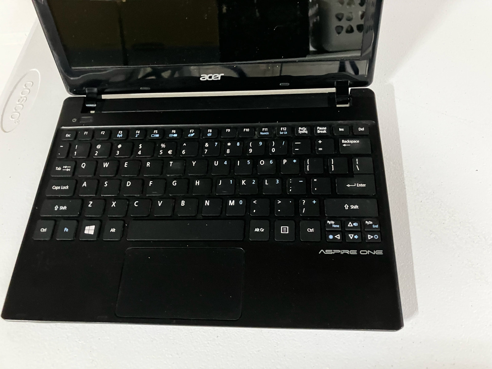 AS-IS Acer Aspire One AO756 11.6″ Laptop (1.4GHz Celeron, 4GB RAM, NO HDD)