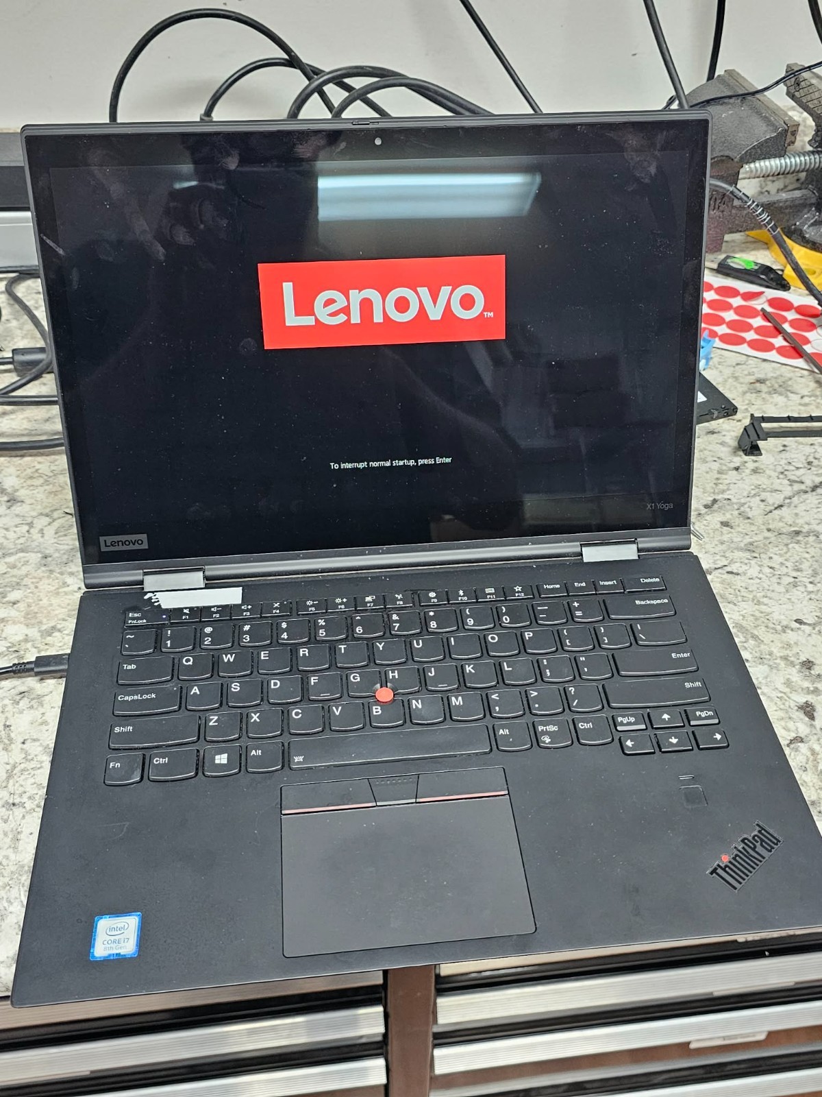 Clean Office Home 2-IN-1 FOLDING Lenovo Thinkpad X1 Yoga 3 (i7-8550U / 8GB RAM)