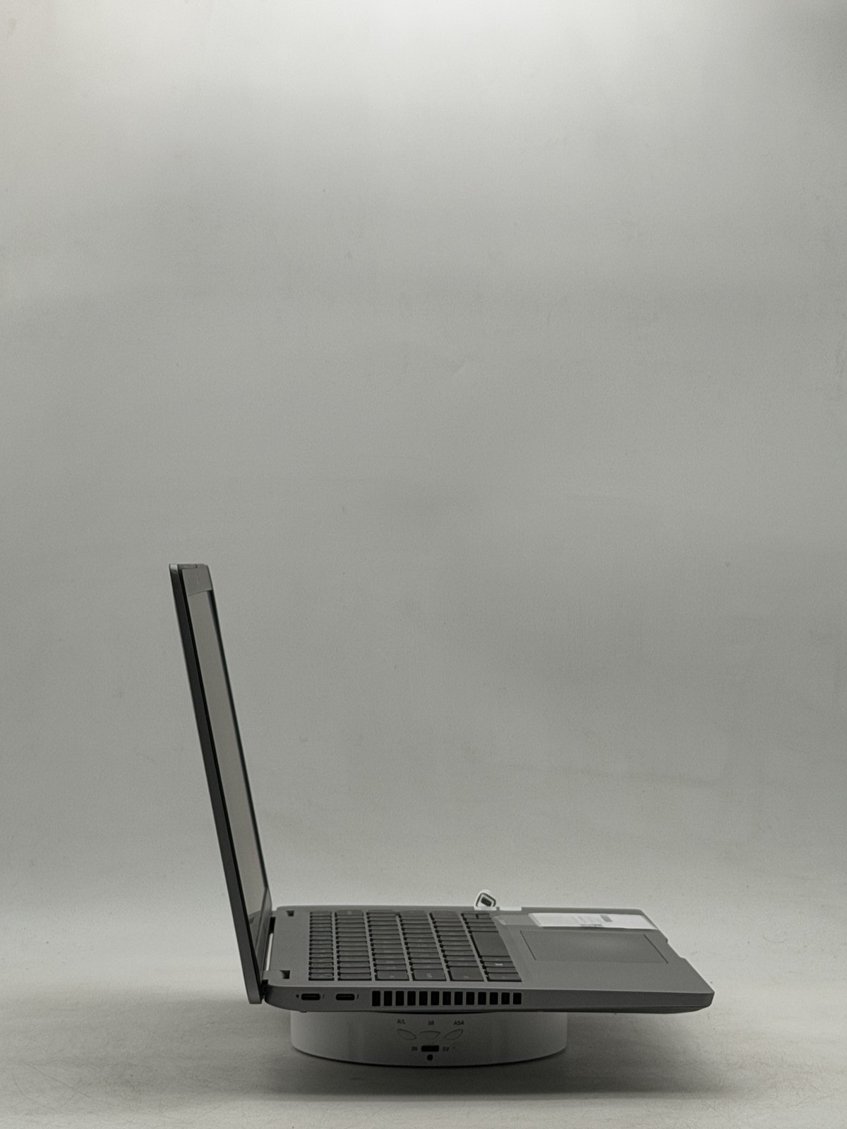 Dell Latitude 5420 14″ 8GB 128GB i5-1135G7 NO OS – READ