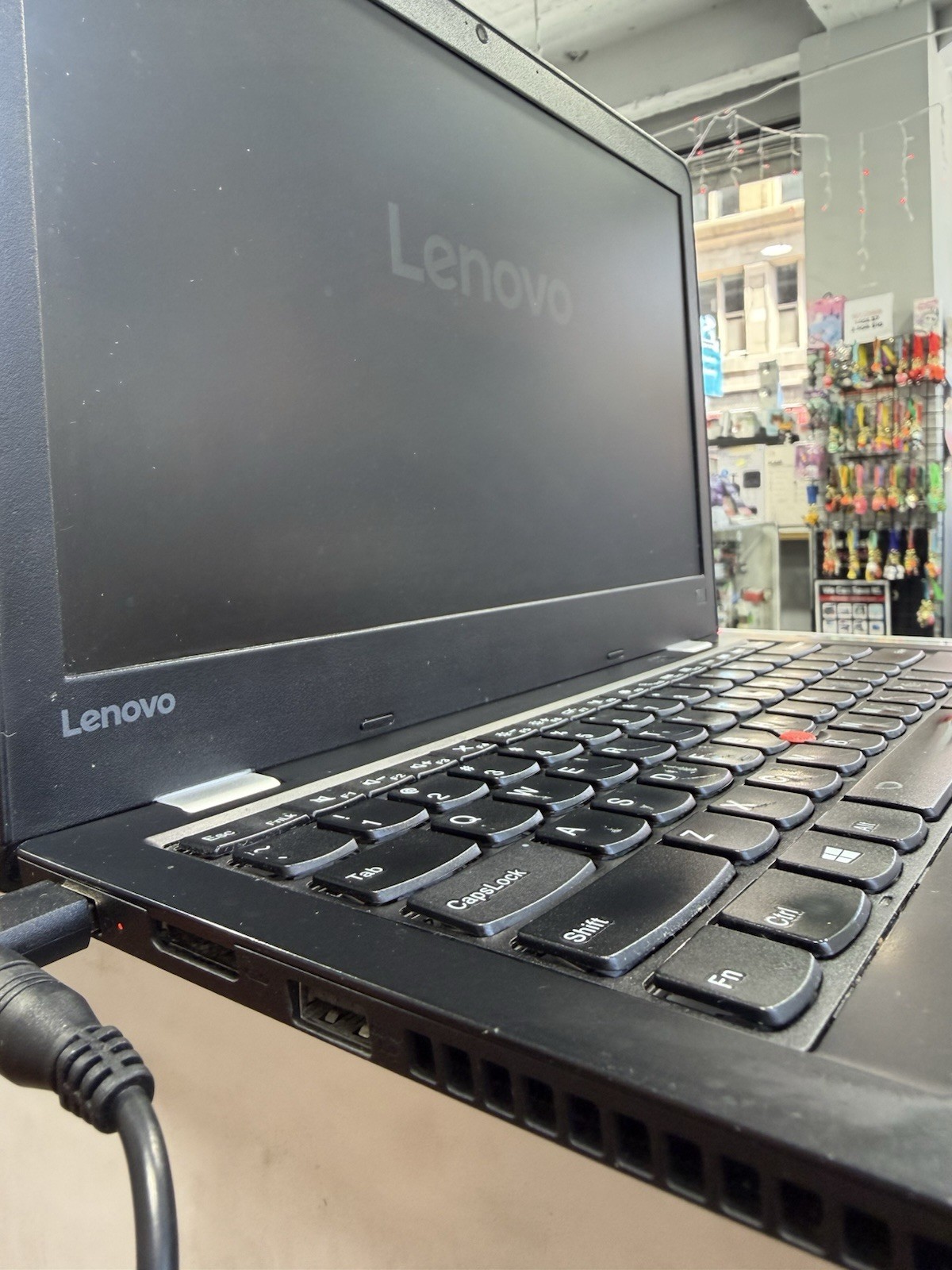 Lenovo ThinkPad Gen 2 13.3” (256 GB SSD. Intel Core i5 2.4GHz 32GB