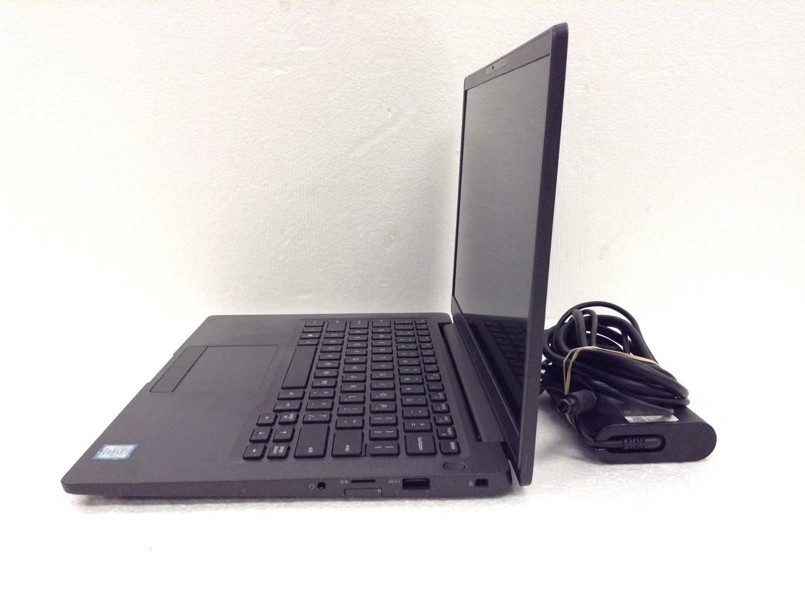 Dell Latitude 7400 i7-8665U 1.90Ghz 8Th Gen Laptop 14” w/ AC Adapter,No Memory