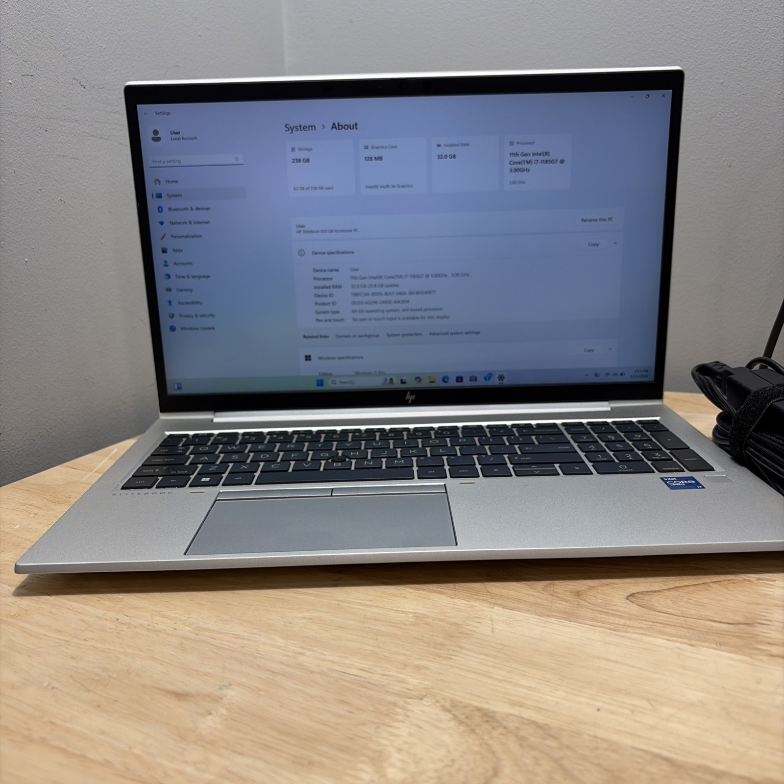 HP EliteBook 850 G8 CORE I7-1185G7 3.0GHZ 32GB 256GB WCAM WIFI W11 CORD