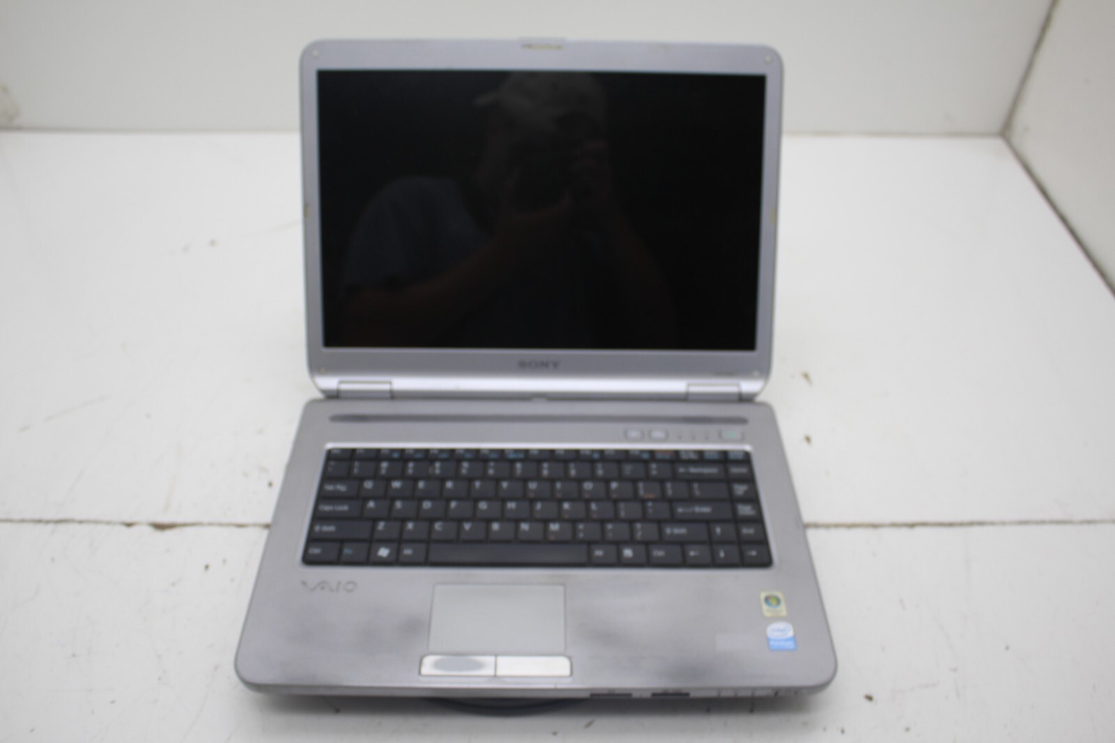 Sony VAIO VGN-NR110E Intel Pentium T2310 2GB Ram – No HDD or Battery