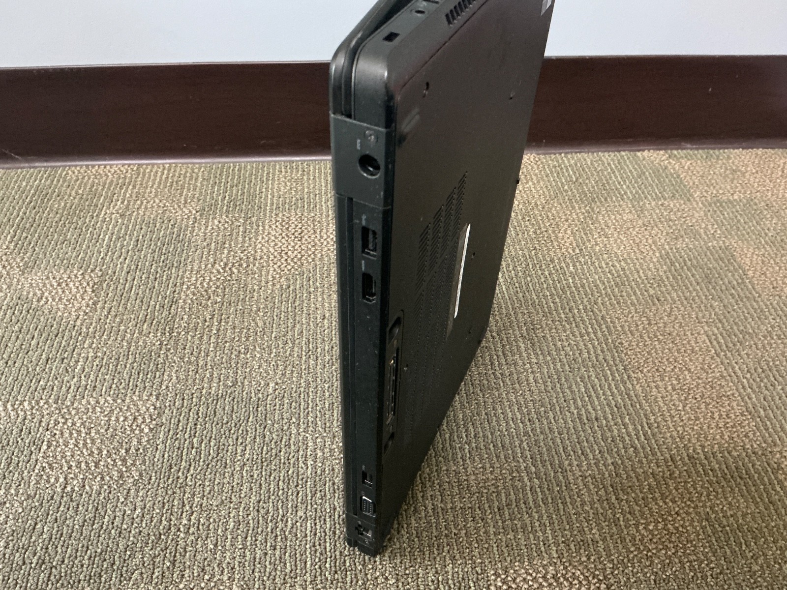 Dell Latitude E5450 14″ i5-5300U 8GB 256GB SSD Win 10 Pro