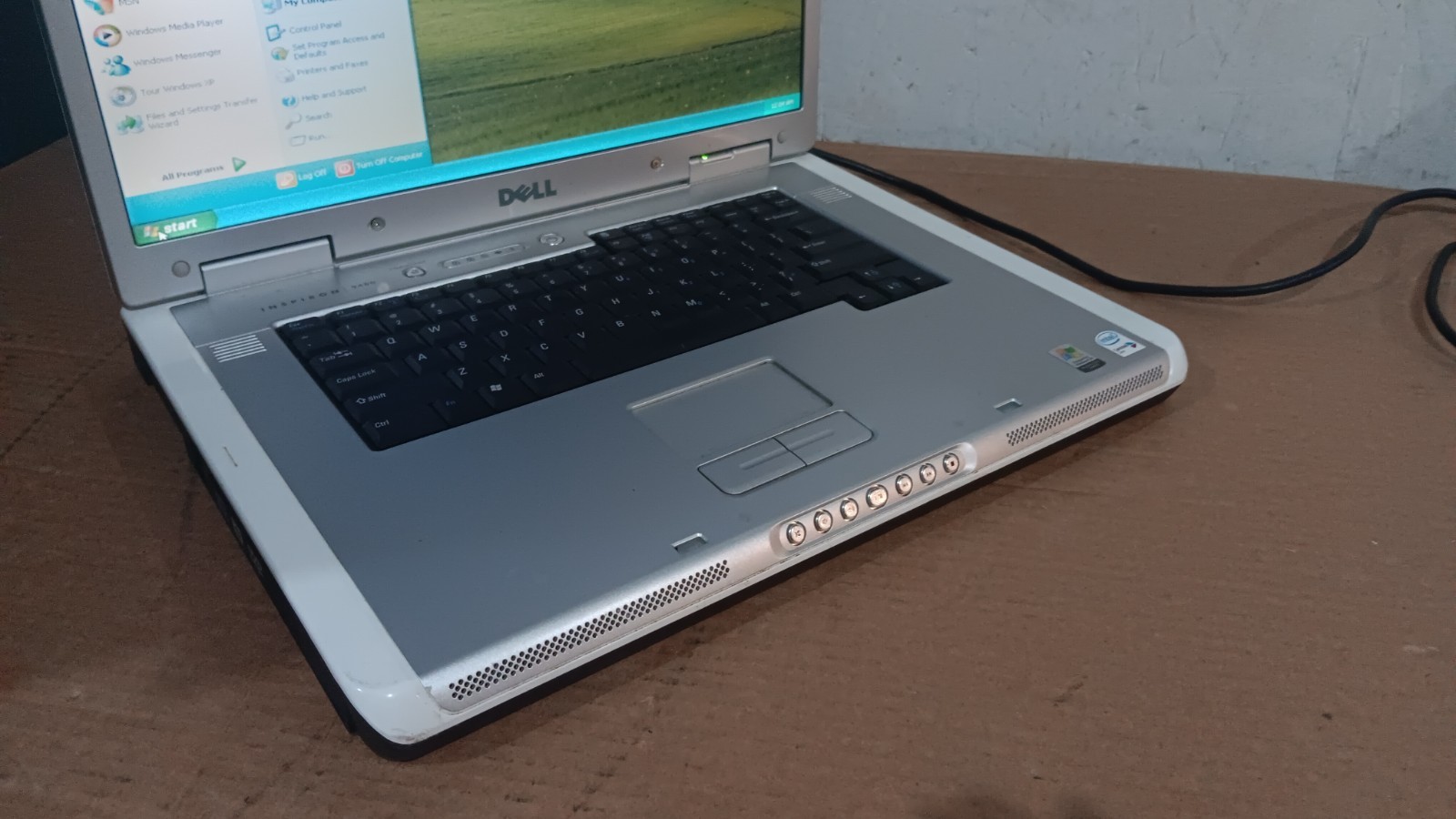 17″ Dell inspiron 9400 Gaming Windows XP Laptop Intel Core Duo 250 GB HD 17″ LCD