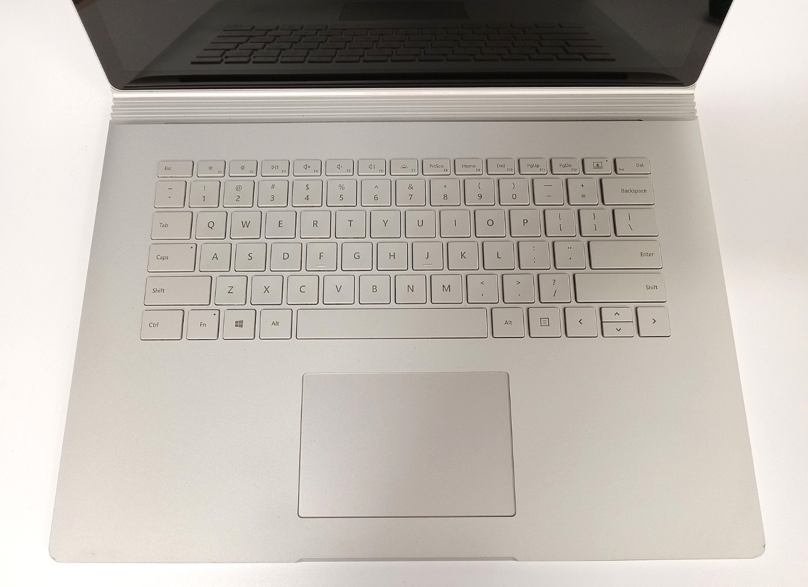 Microsoft Surface Book 2 1703 15″ (256GB SSD, i7 8th Gen, 16GB) -FOR PARTS, READ