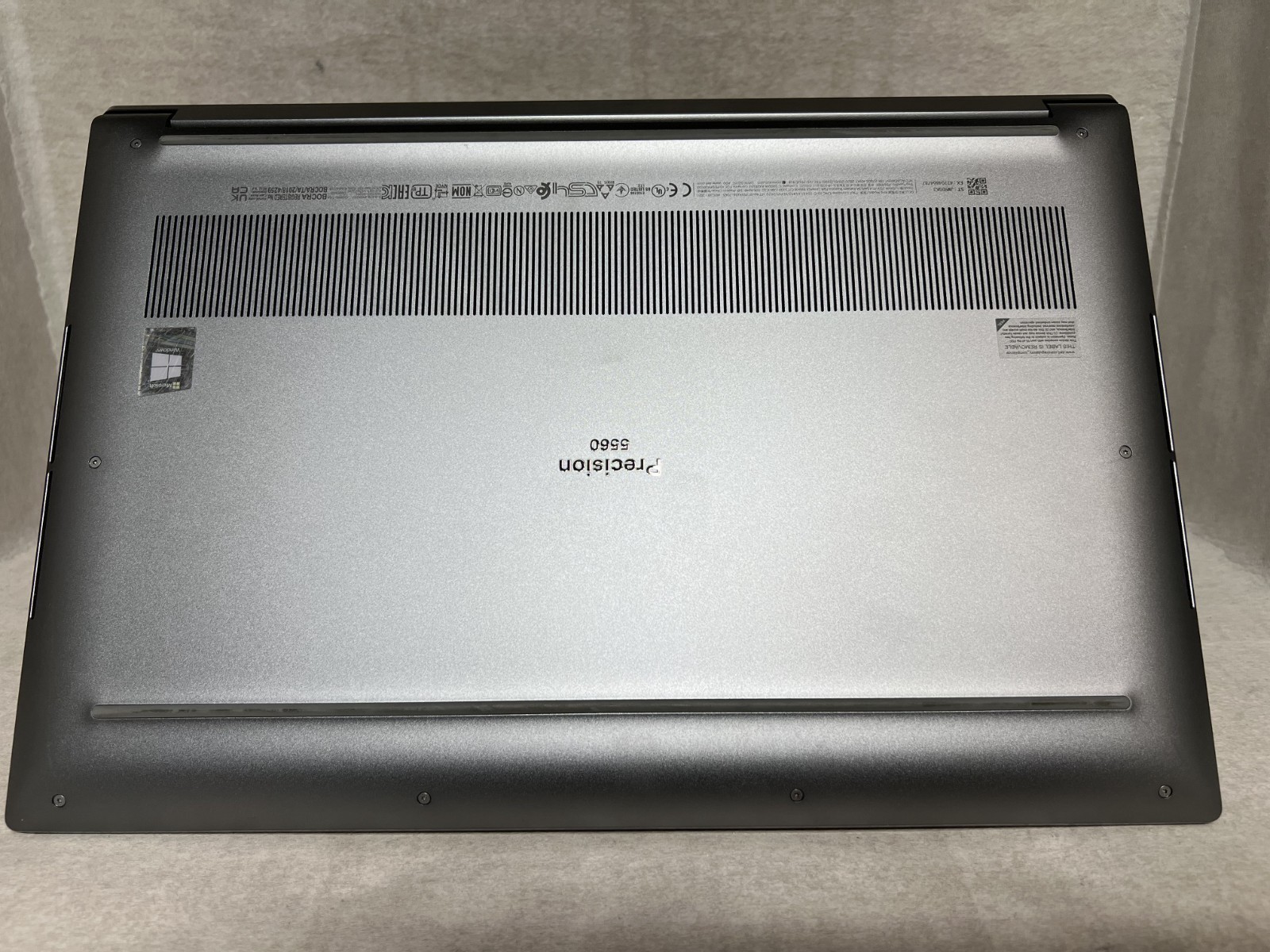 Dell Precision 5560 Xeon W-11955M 2.60GHz 16GB RAM 512GB SSD Windows 11 Pro*