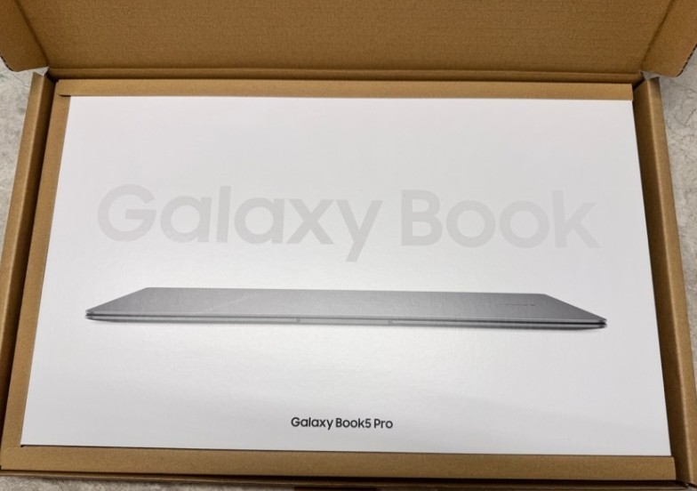 SAMSUNG Galaxy Book 5 Pro H 16″ / Ultra 7 32GB / 1TB / NT960XHA-K71AR