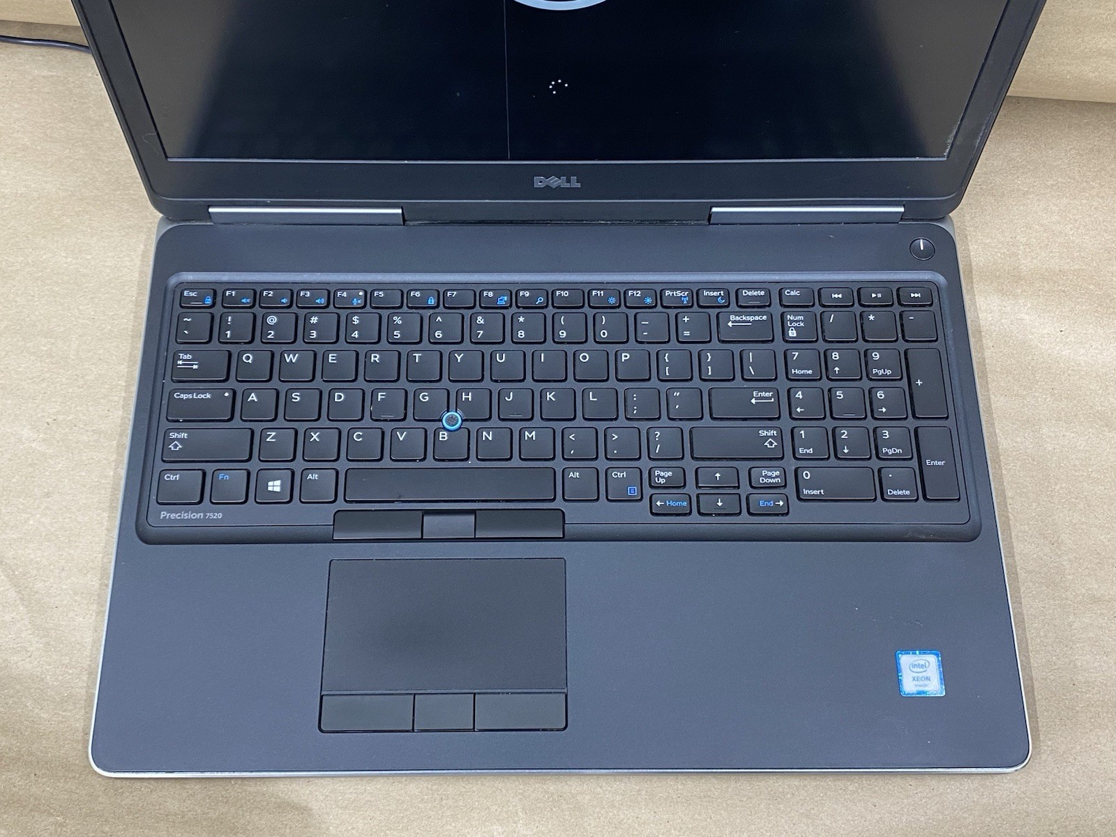 Dell Precision 7520 – 3840×2160 – E3-1575M – 8GB – 256GB SSD – Win 10 Pro READ