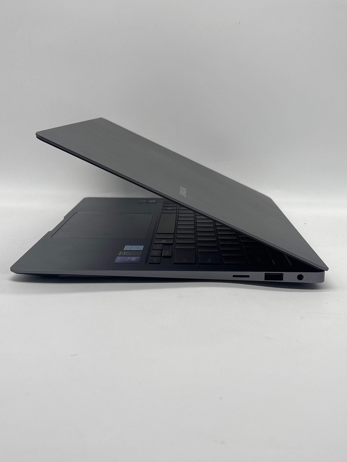 Samsung Galaxy Book NP940XHA Touch AMOLED Ultra 7 256V 16GB RAM 512GB SSD Used