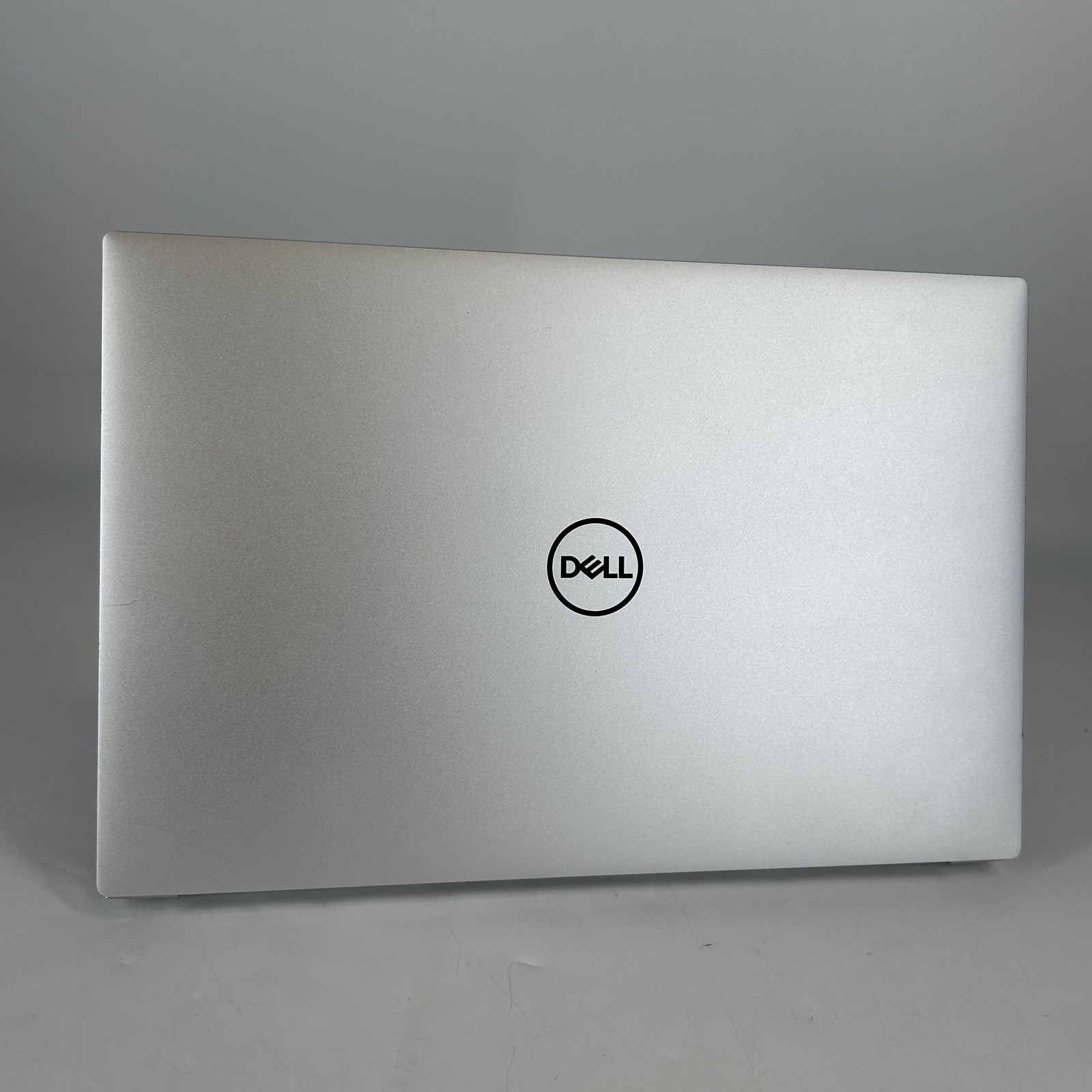 Dell XPS 15 9500 Silver FHD+ i7-10750H 2.60GHz 16GB 512GB SSD GTX 1650 Ti Good