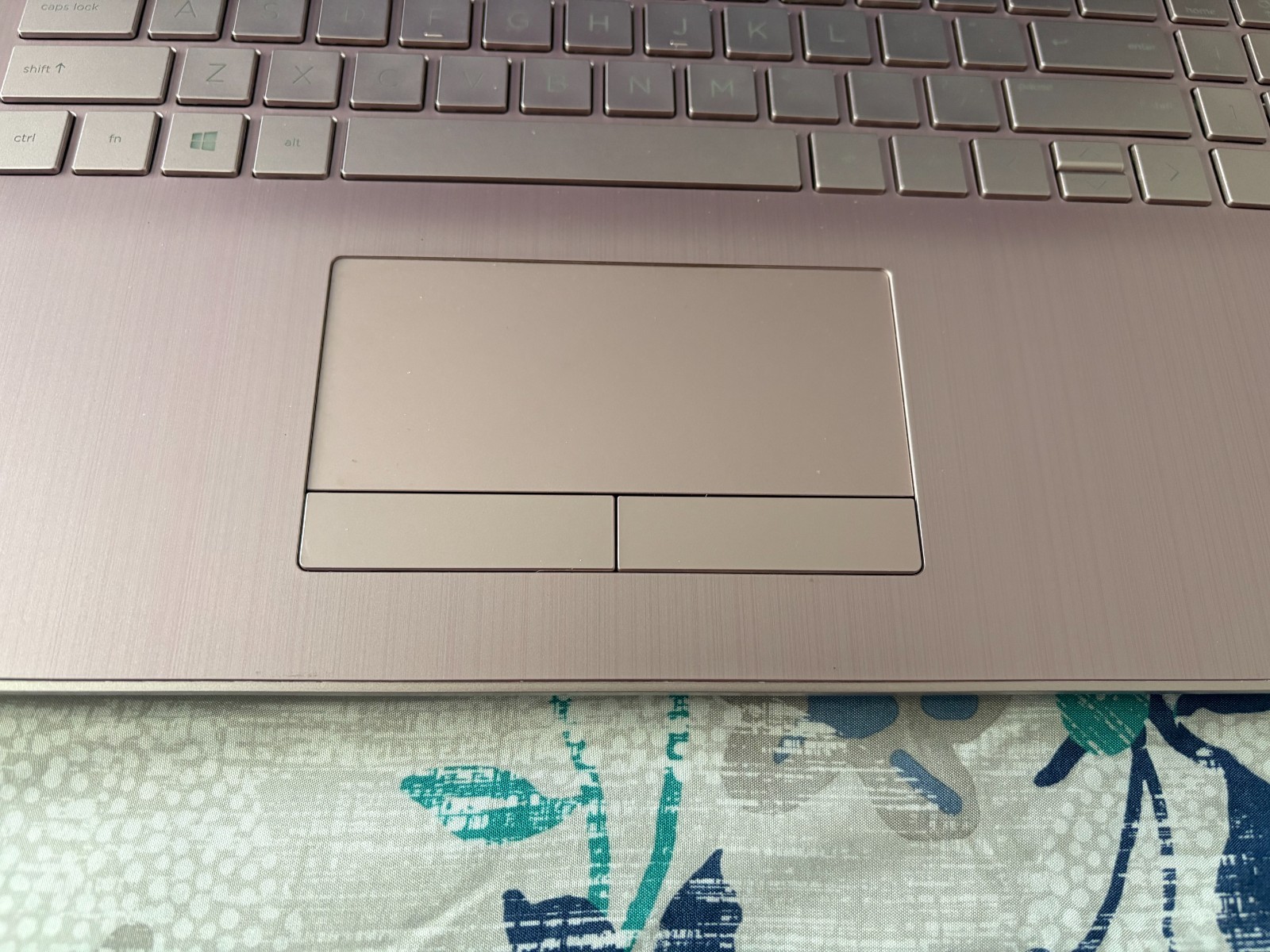 HP 17-ca1007cy AMD Ryzen™ 7 3700U with Radeon 10 1TB NVMe+1TB HDD 16GB MEM WIN11