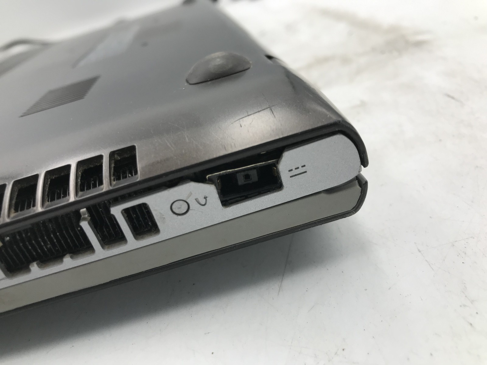 LENOVO IDEAPAD Z510 – BOOTS TO BIOS – INTEL I7 4700MQ – NO RAM – RREEAD DESC -BB