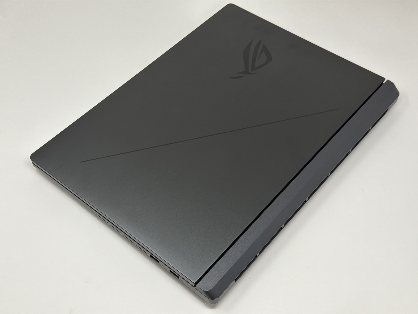 Asus ROG Strix G18 G815LM Core Ultra 9 2.7GHz 32GB RAM 1TB SSD 8GB GPU Excellent