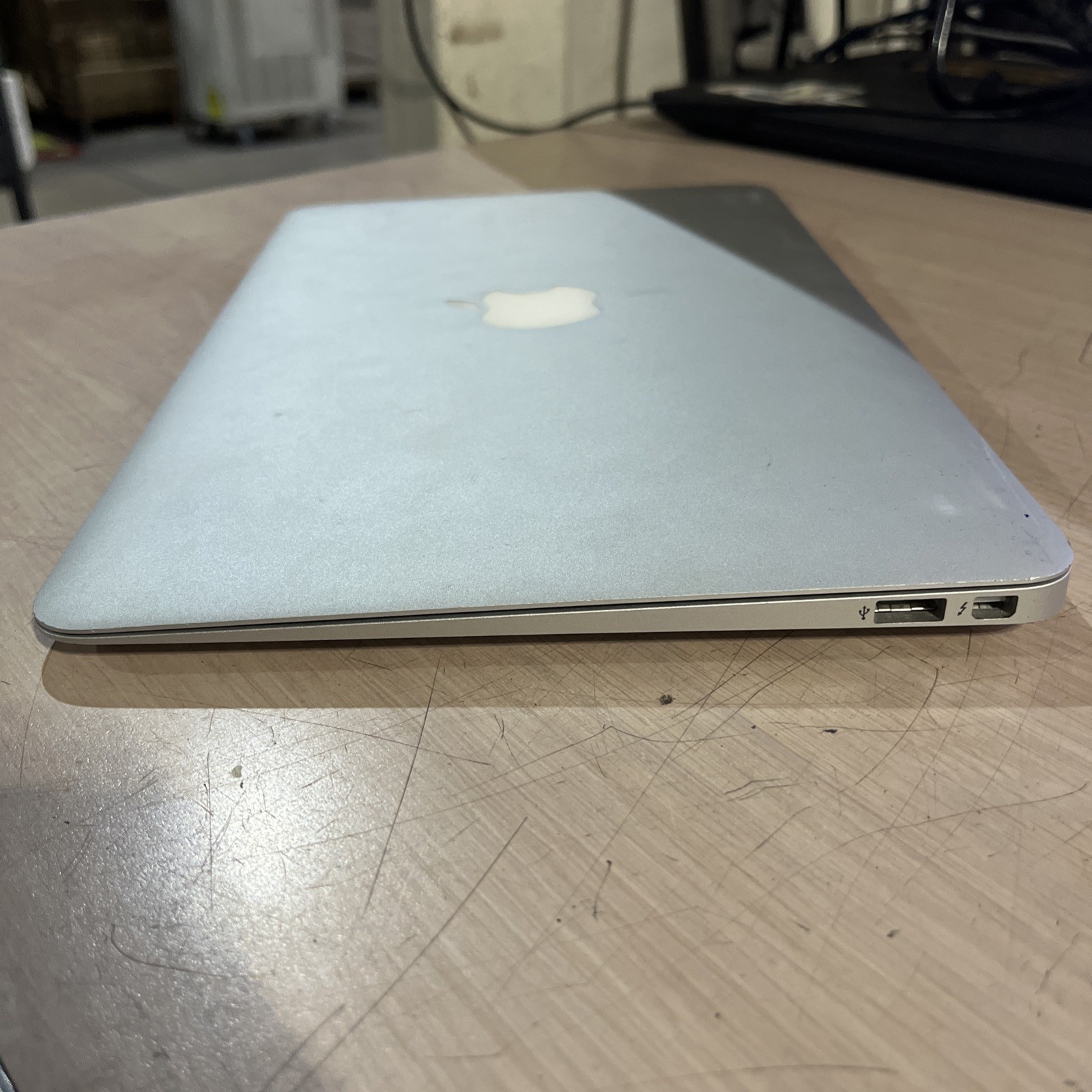 APPLE MACBOOK AIR 11″ MID-2012 CORE I5-3317U 1.7GHZ 4GB RAM NO HD