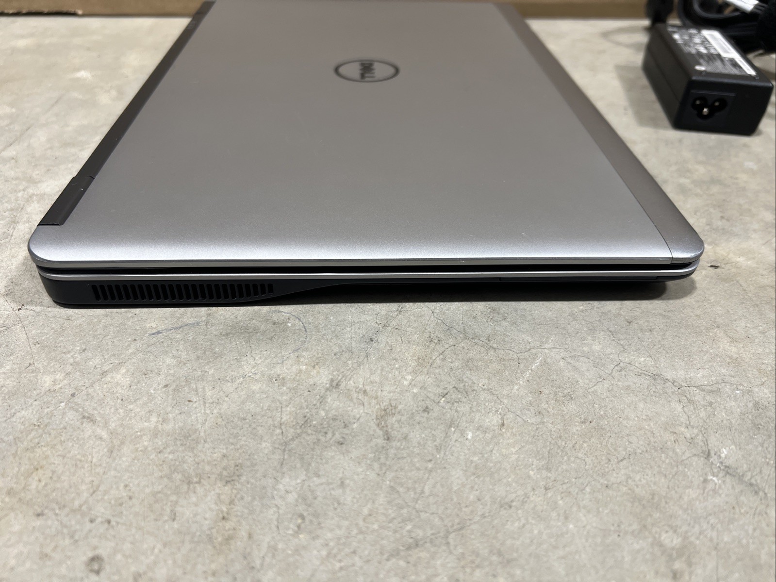 Dell Latitude E7440 i3-4030U@1.90GHz, 8 GB RAM, 14″, No HDD **Turns On
