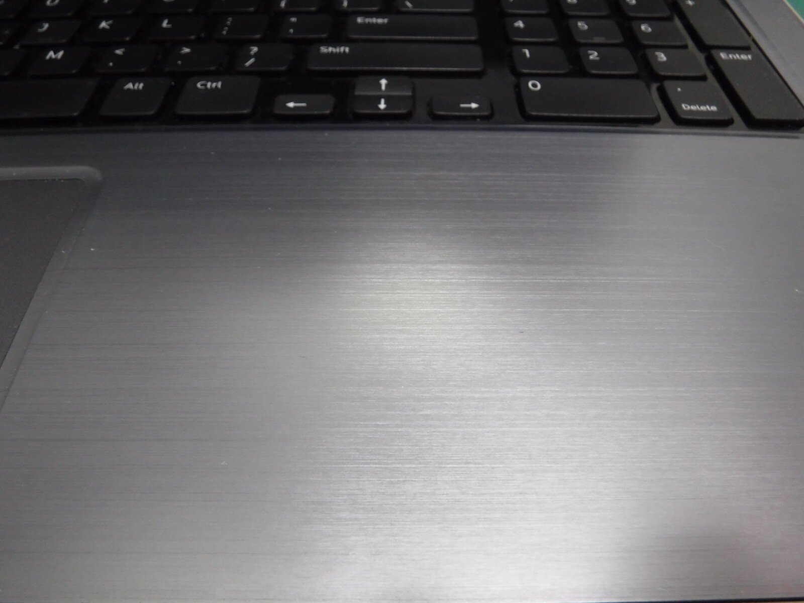 Dell Inspiron 5721 i7-3537U 17″ Intel core 2.0 GHz 8 GB Ram No HDD/OS/Battery
