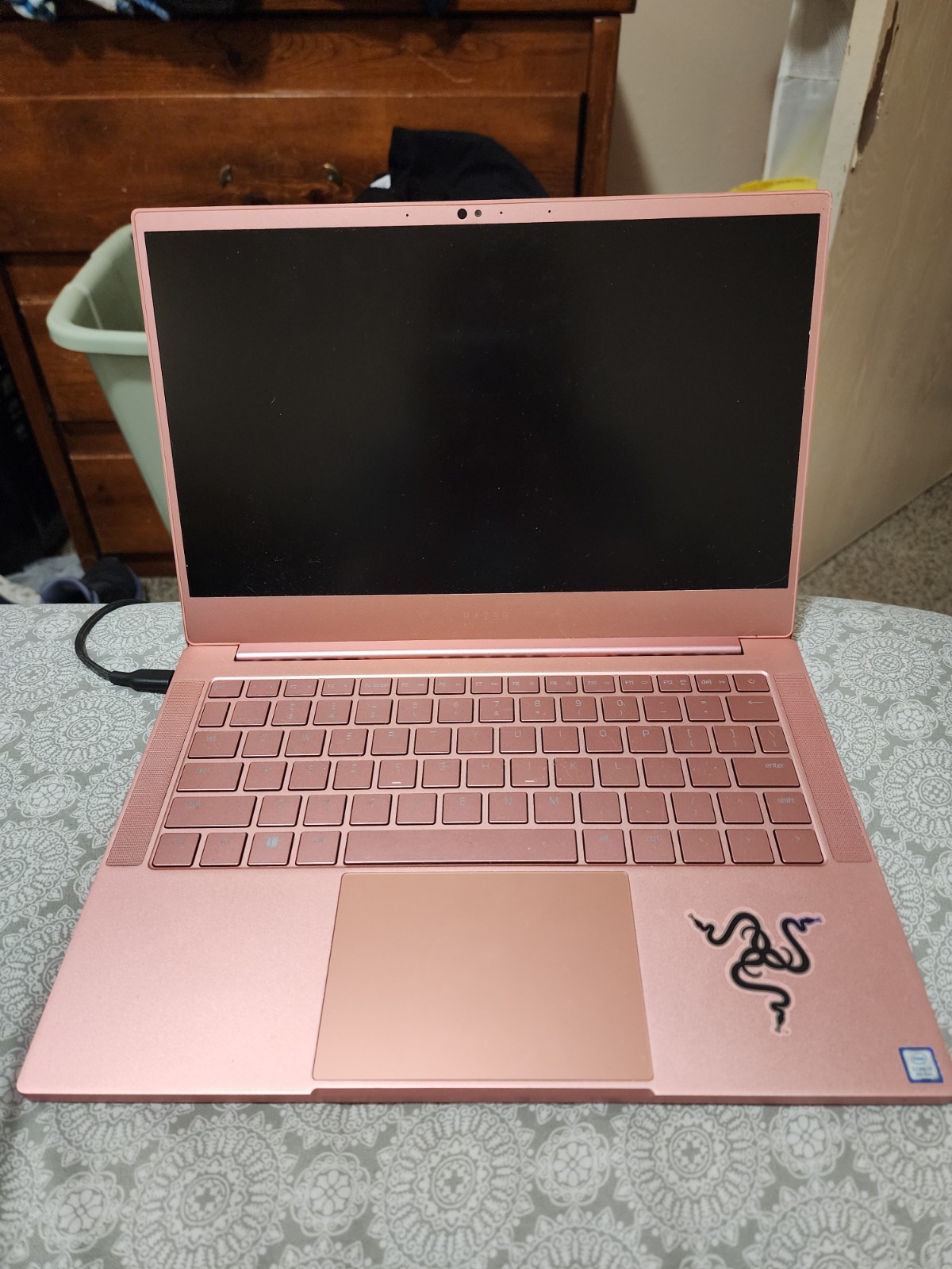 Razer Blade Stealth Pink 13.3″ i7-8565U 16GB 256GB SSD Win 2019 FHD