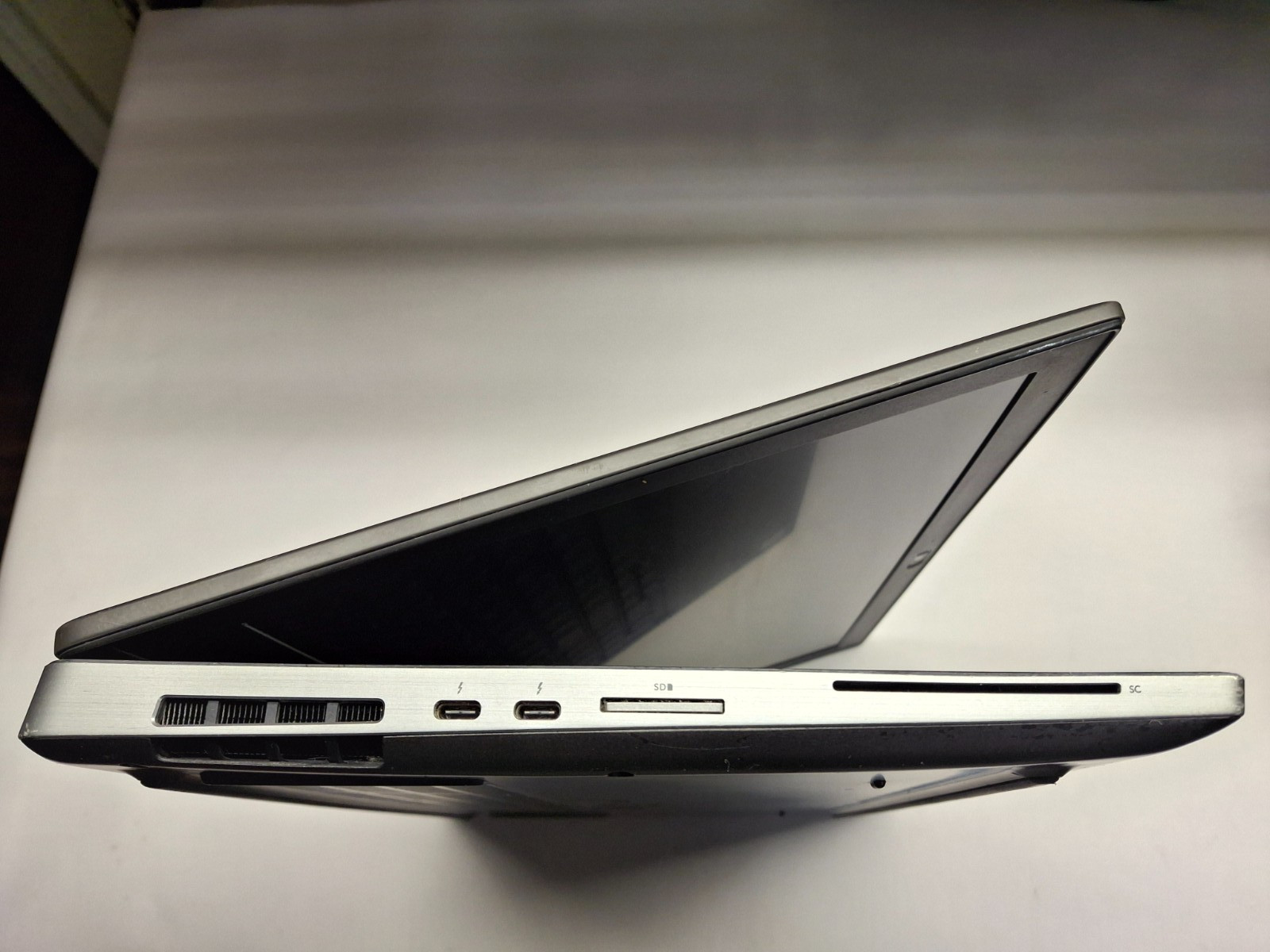Dell Precision 7540 15.6″ Laptop Core i7-9750H 16GB RAM 256GB SSD Webcam T2000