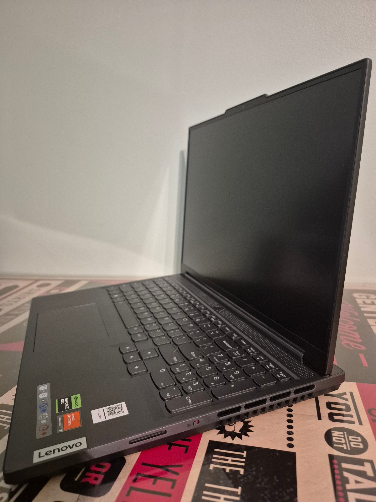 Lenovo Legion Slim 5 Gen 8 16″ 165Hz QHD+ Ryzen 7 7840HS 32GB 2TB RTX 4060