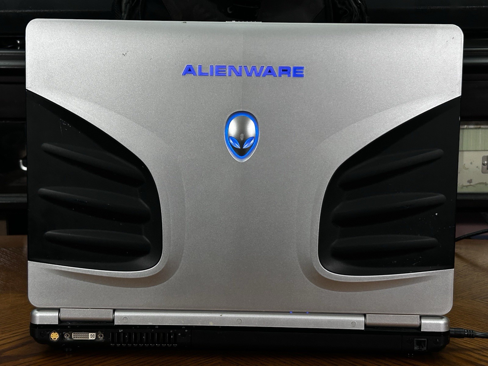 Alienware Area-51 M5700i-R2 Core2 T7200 4GB 2 HDD Backpack Includes