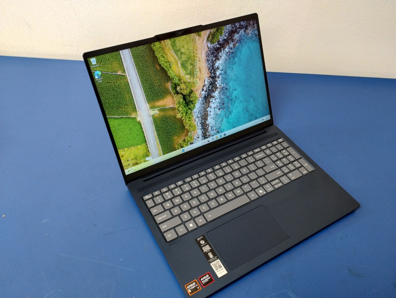 LENOVO IdeaPad Slim 5 16AKP10, AMD Ryzen AI 7 350, 16 GB RAM, 1 TB NVMe SSD