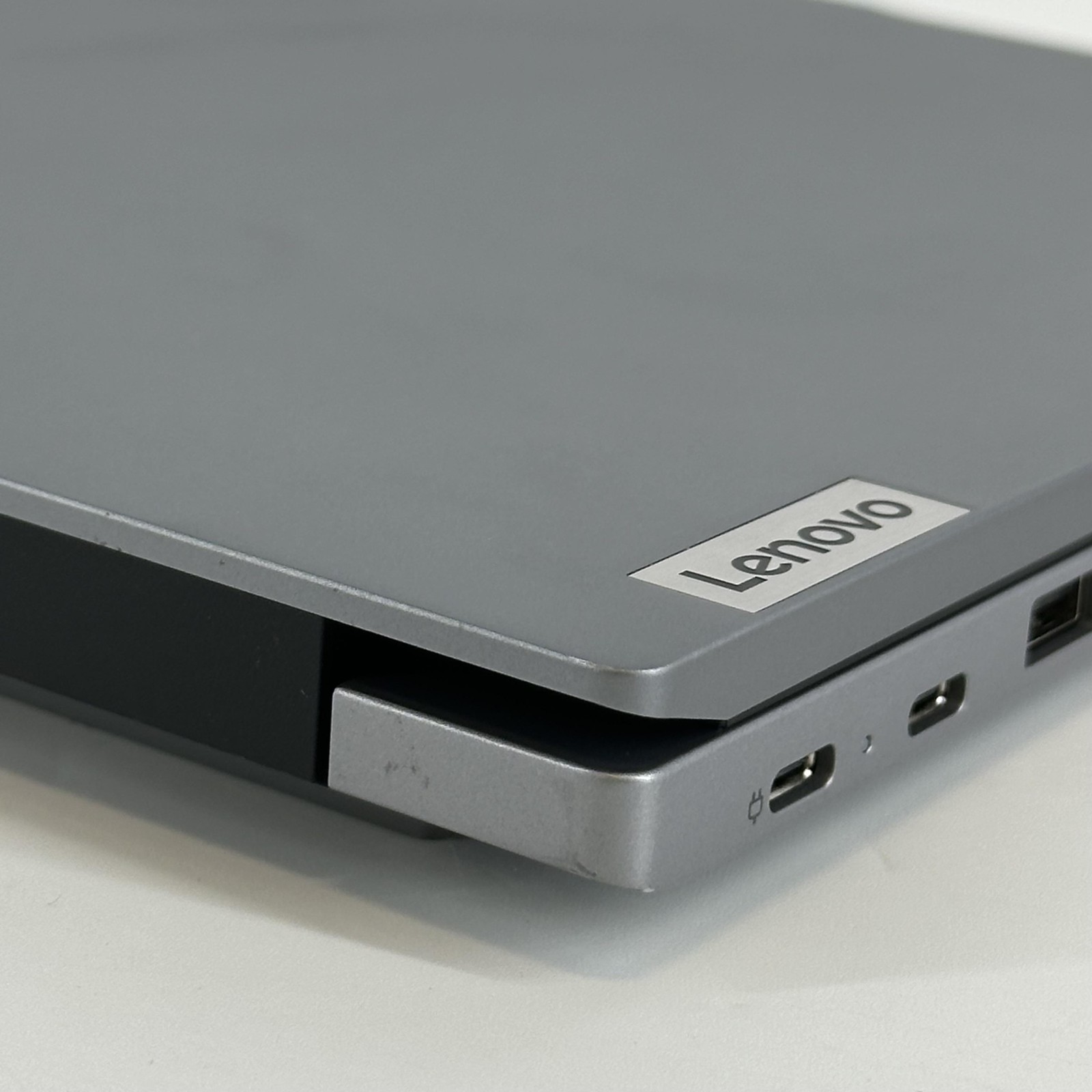 Lenovo ThinkPad E14 Gen 5 Gray FHD+ 2.0 GHz Ryzen 7 7730U 16GB RAM 1TB SSD Good