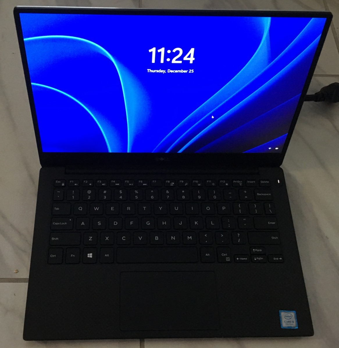 Dell XPS 13 Intel i5-7200U 2.5GHZ, 256GB NVMe, 8GB RAM, Win11 Office 2024