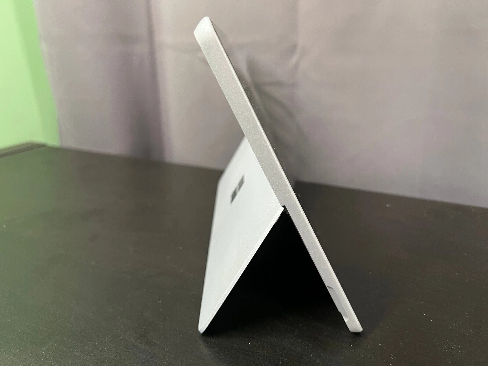 Microsoft Surface Go Tablet Pentium 4415Y 1.6GHz 8GB RAM 128GB SSD . NO POWER