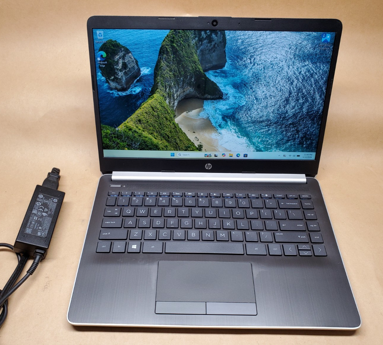 HP 14-df0023cl 14″ FULL HD, i3-8130U 2.2GHz, 8GB RAM, 128GB SSD M2, WINDOWS 11