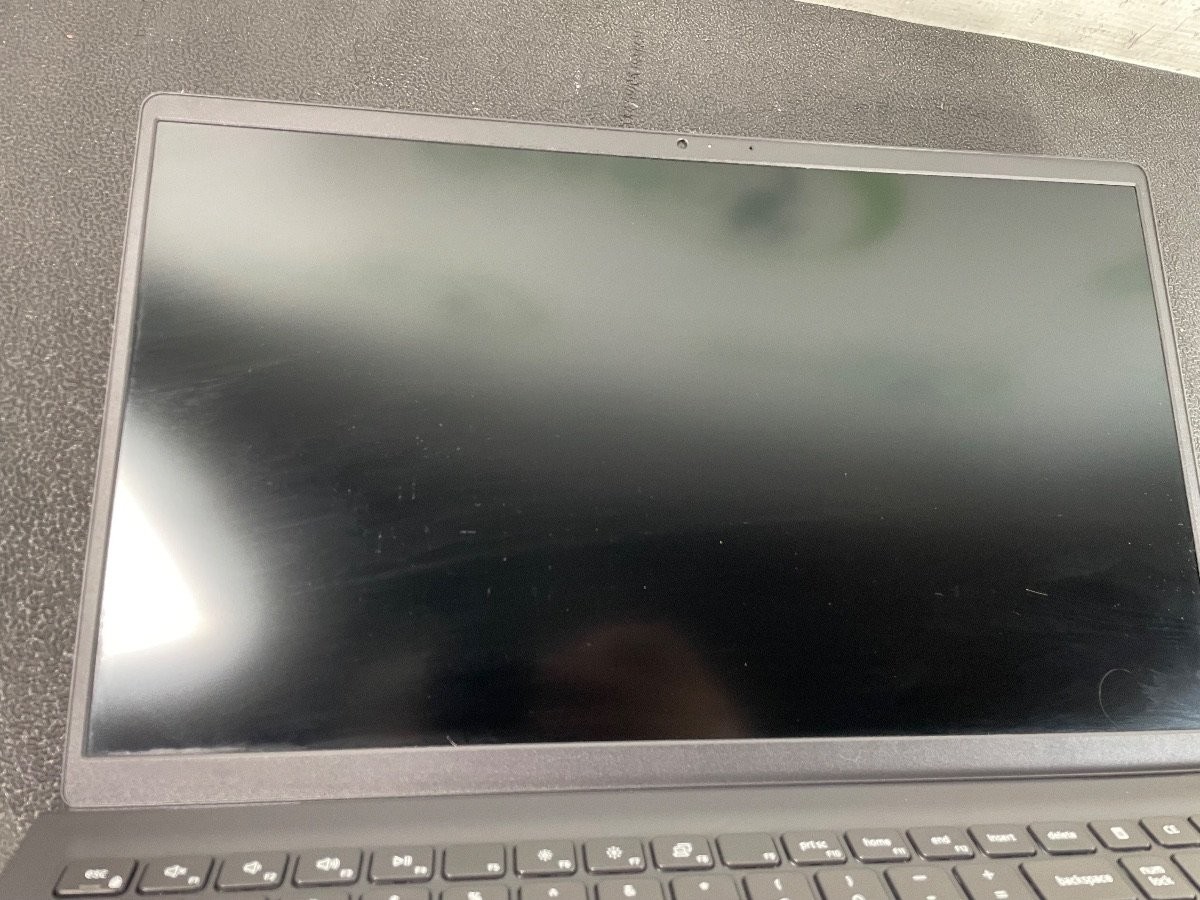 Dell Vostro 3520 15.6″ i5-1235U 2.50GHz 8GB DDR4 No SSD No OS w/ AC Adapter