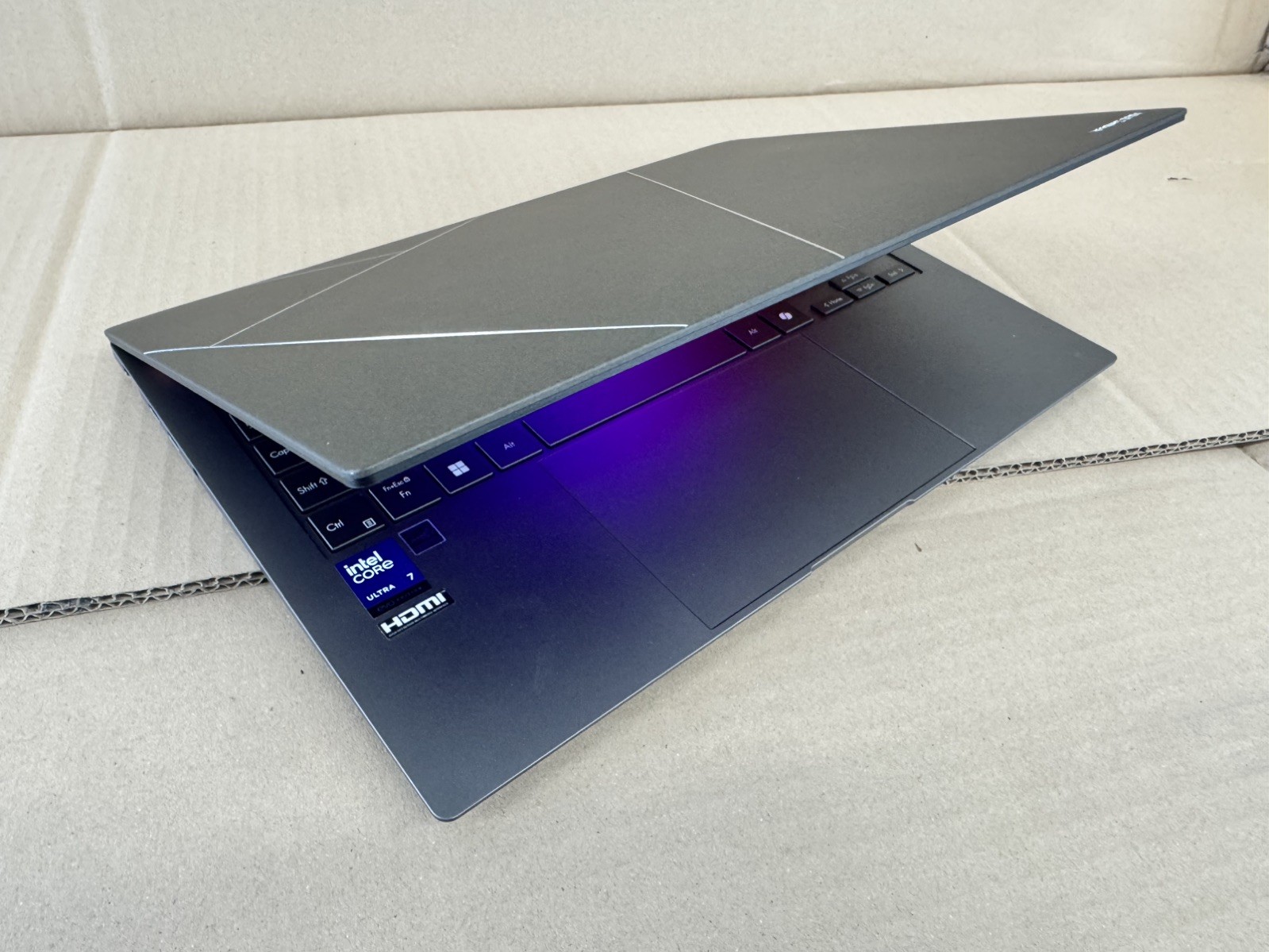ASUS Zenbook S 14” 3K OLED Touch 120Hz Core Ultra 7 32GB 1TB Copilot+